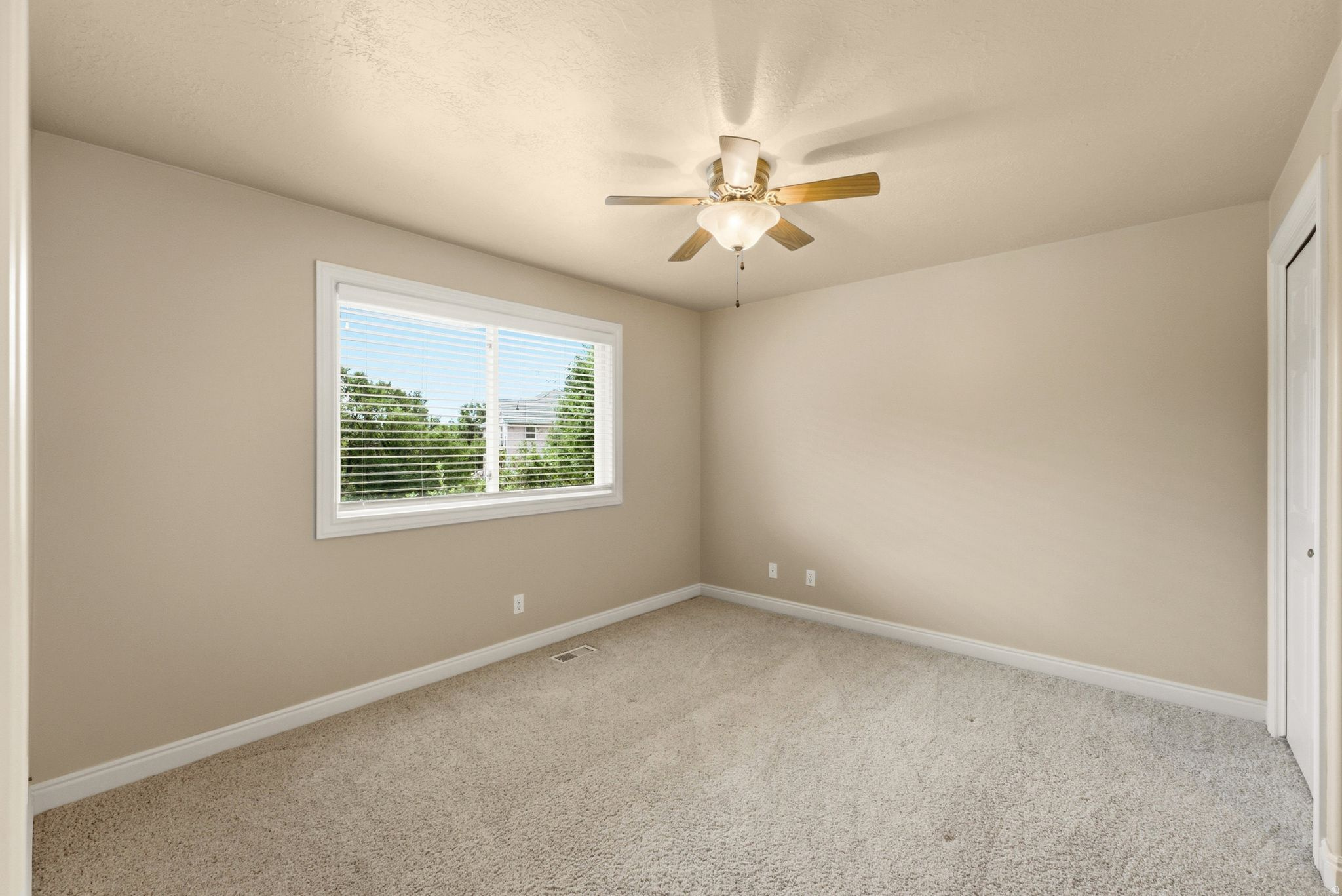 923 W WILSHIRE CT