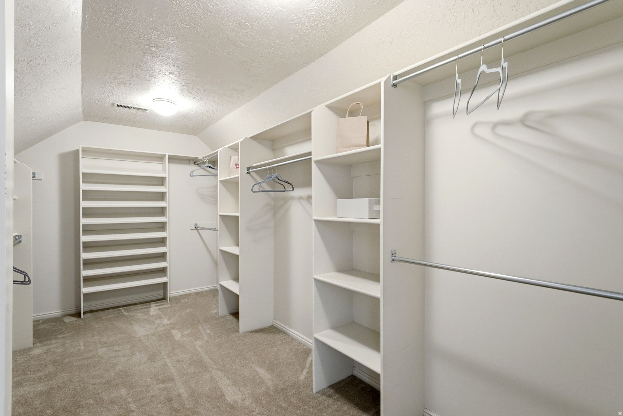 923 W WILSHIRE CT