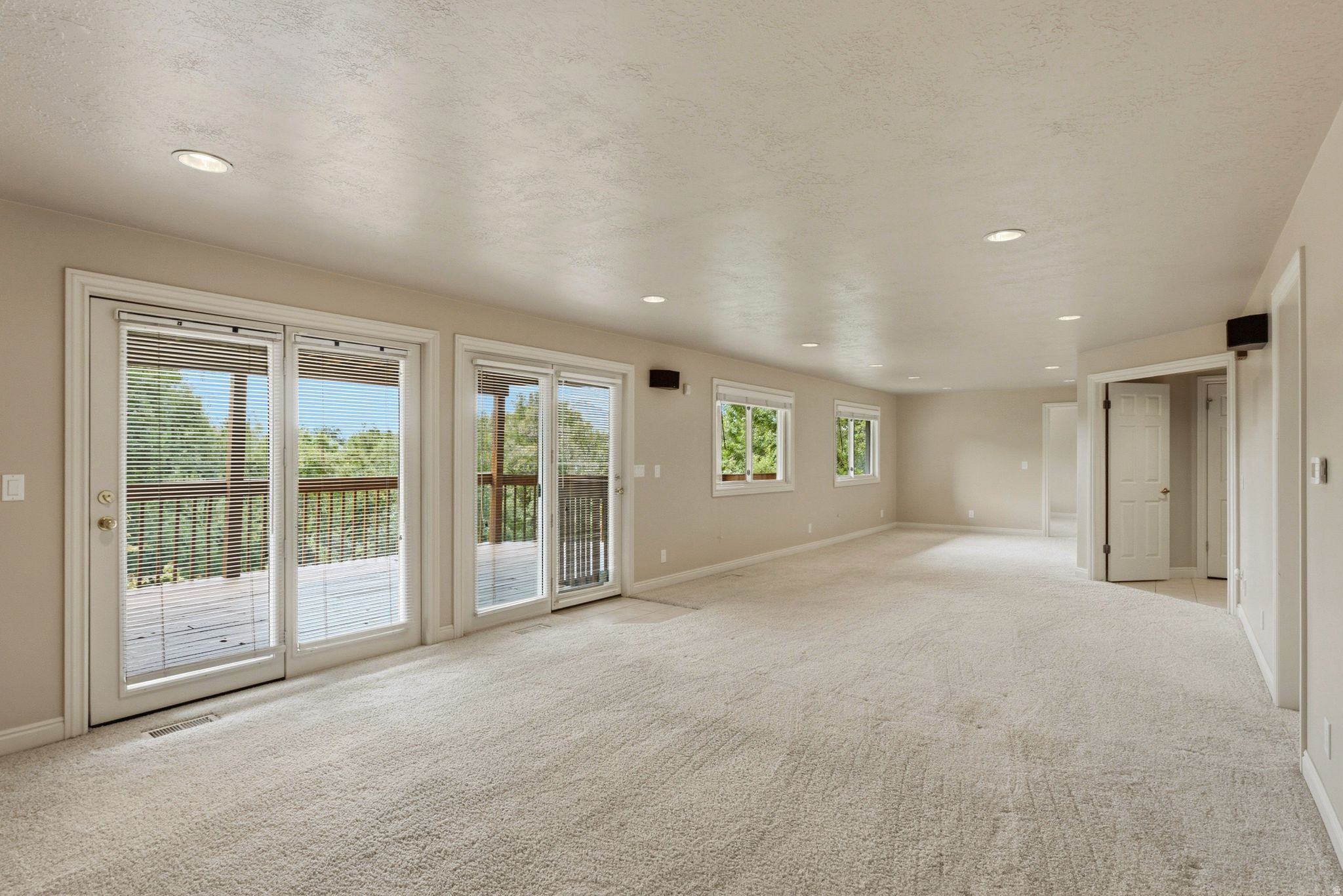 923 W WILSHIRE CT