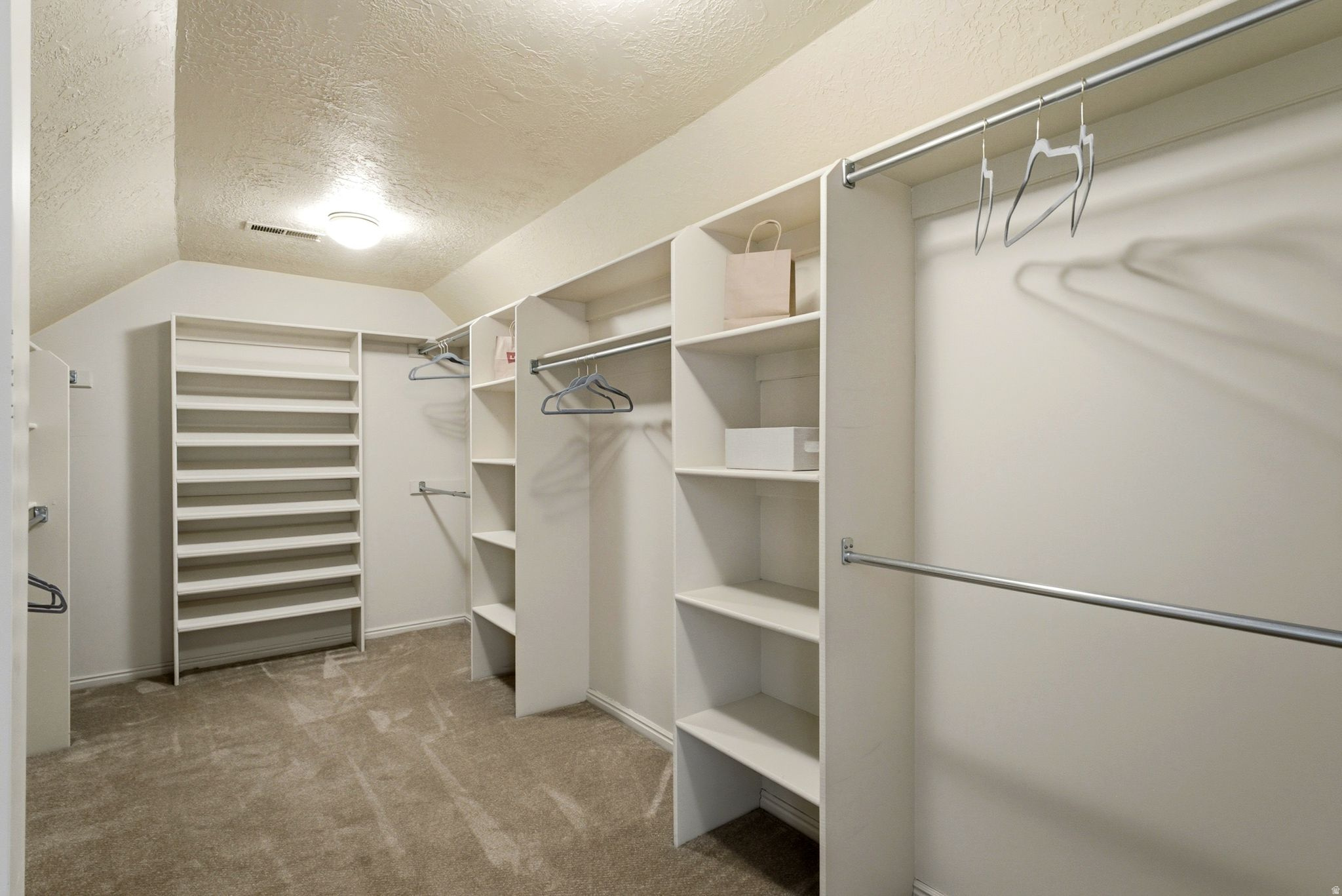 923 W WILSHIRE CT