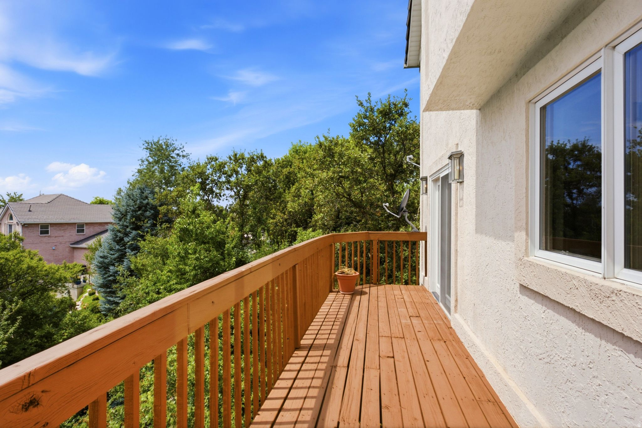 923 W WILSHIRE CT