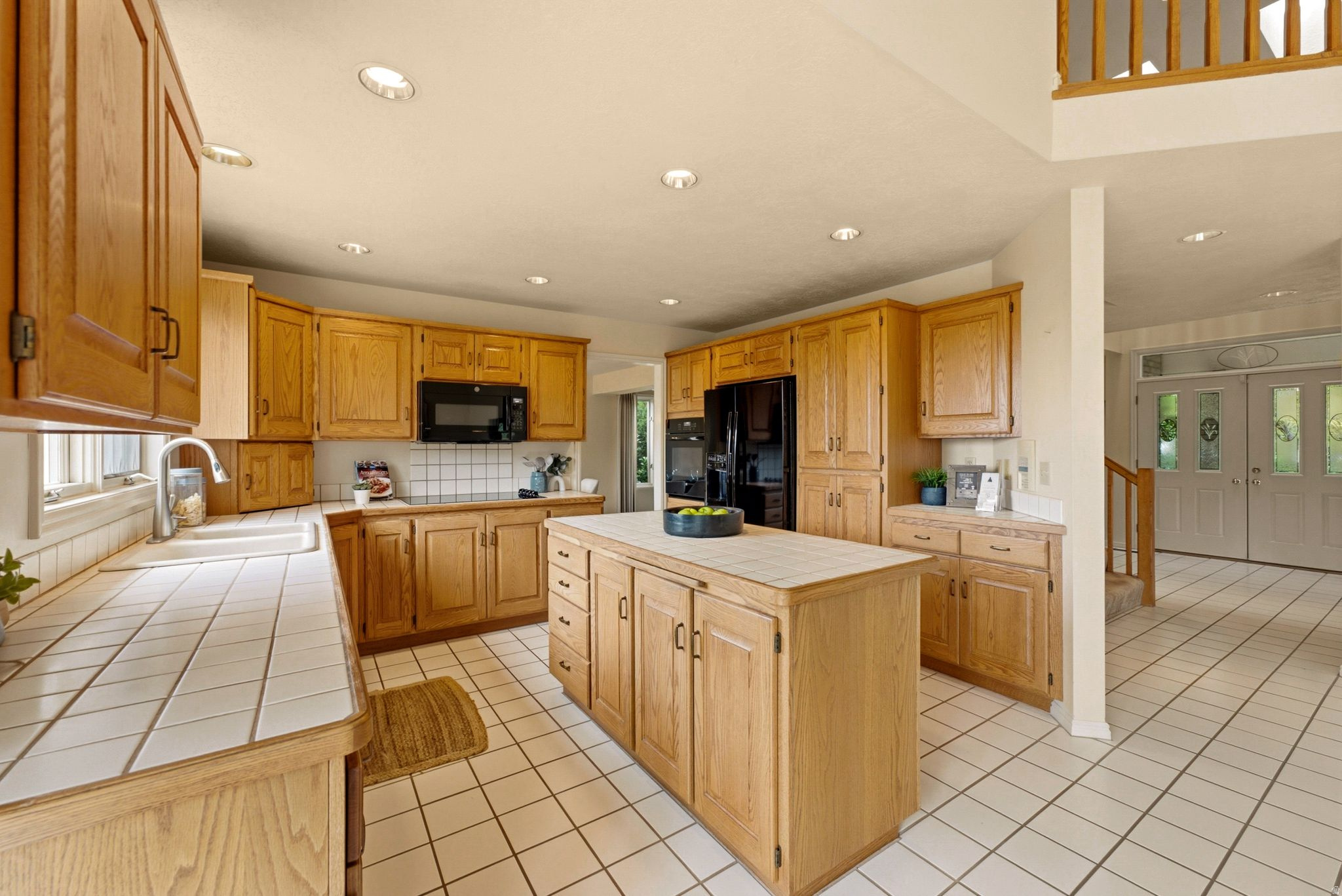 923 W WILSHIRE CT