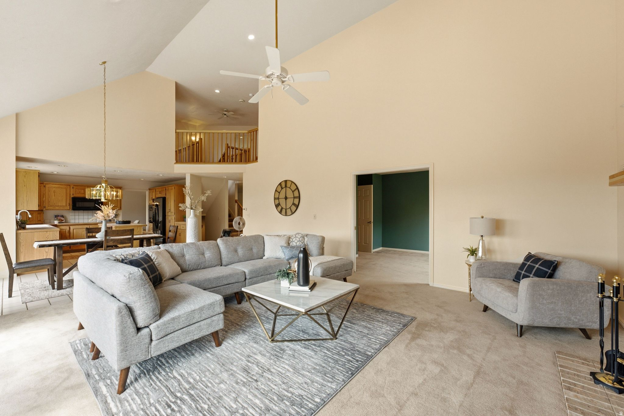 923 W WILSHIRE CT