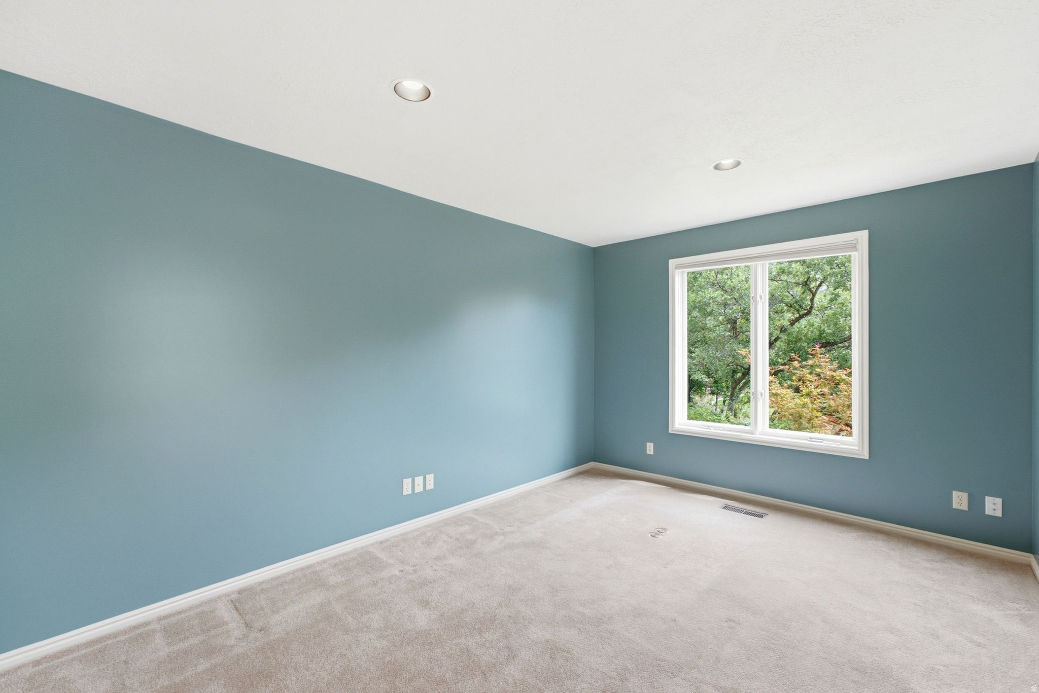 923 W WILSHIRE CT