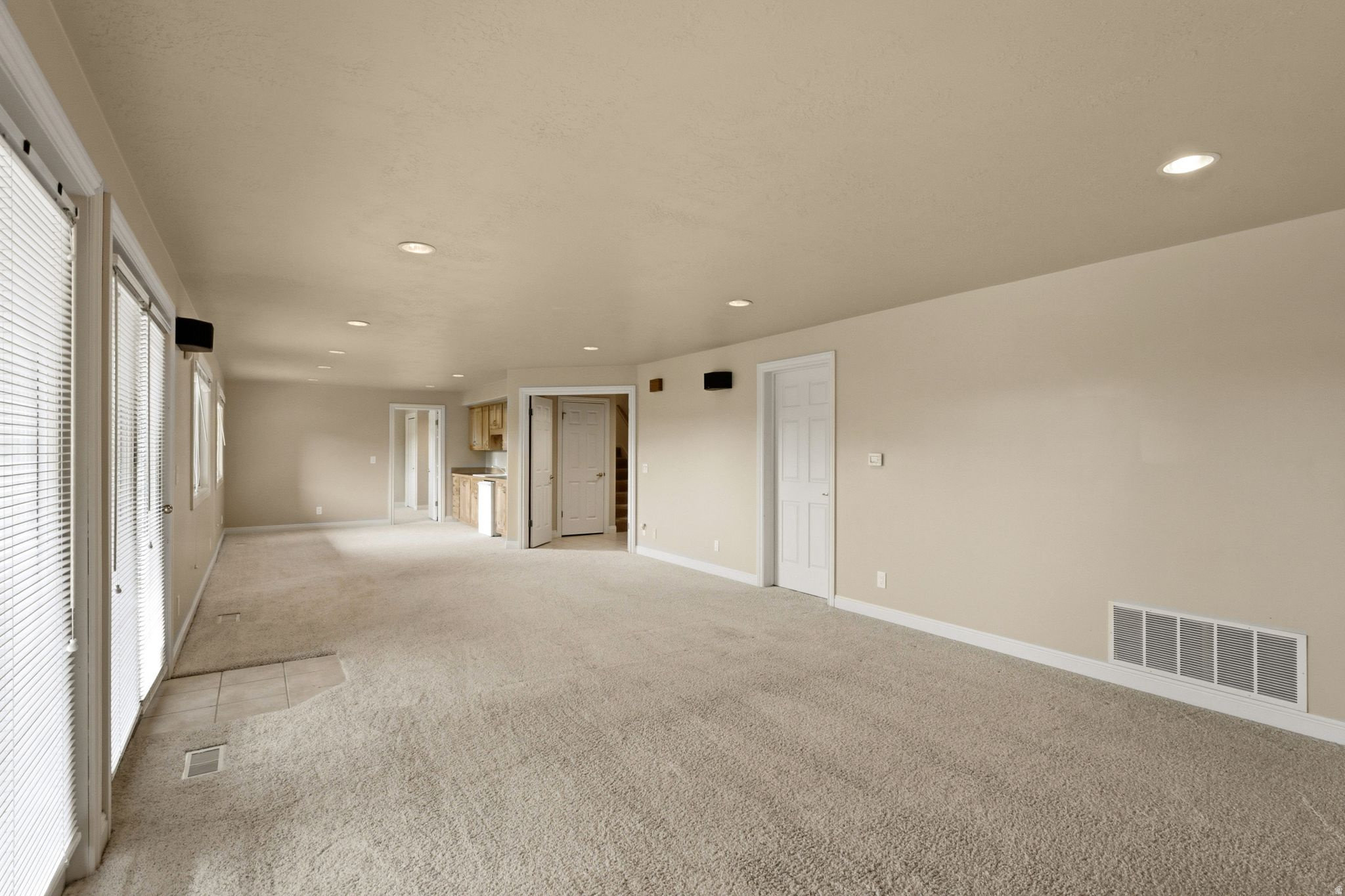 923 W WILSHIRE CT