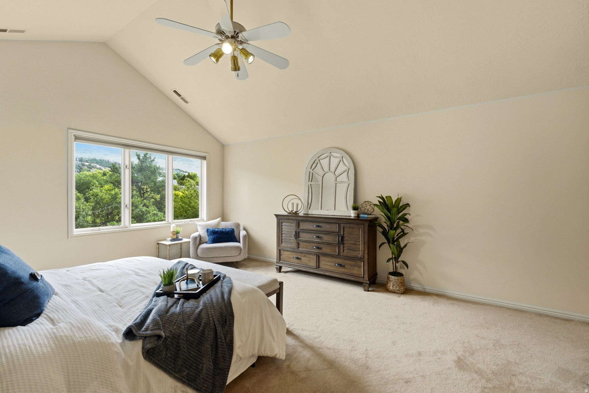 923 W WILSHIRE CT