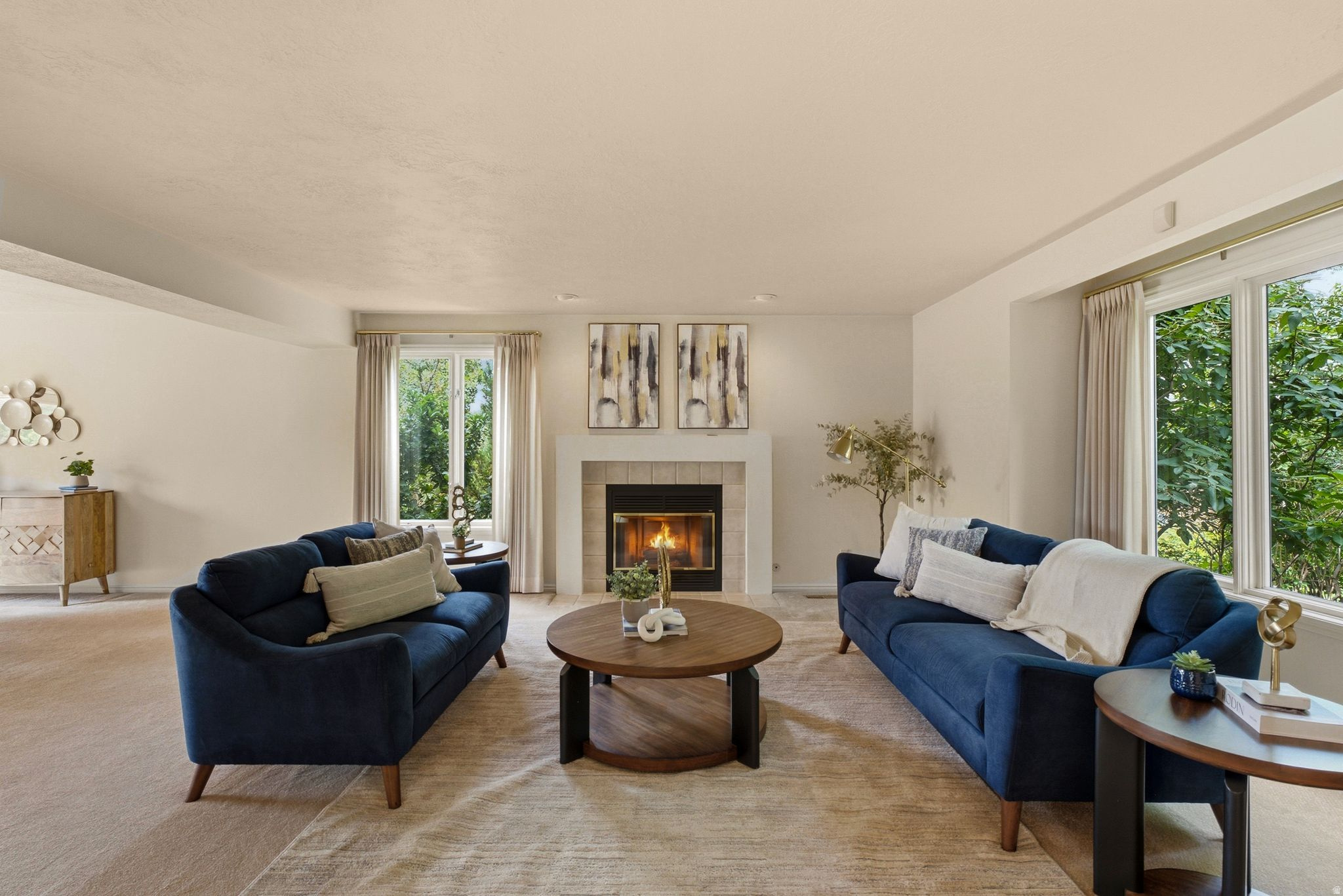 923 W WILSHIRE CT
