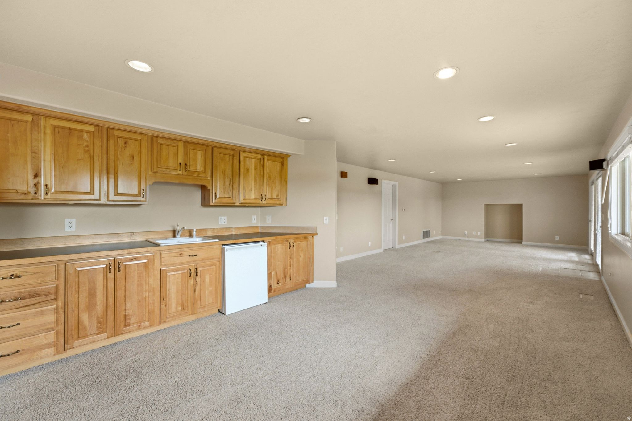 923 W WILSHIRE CT