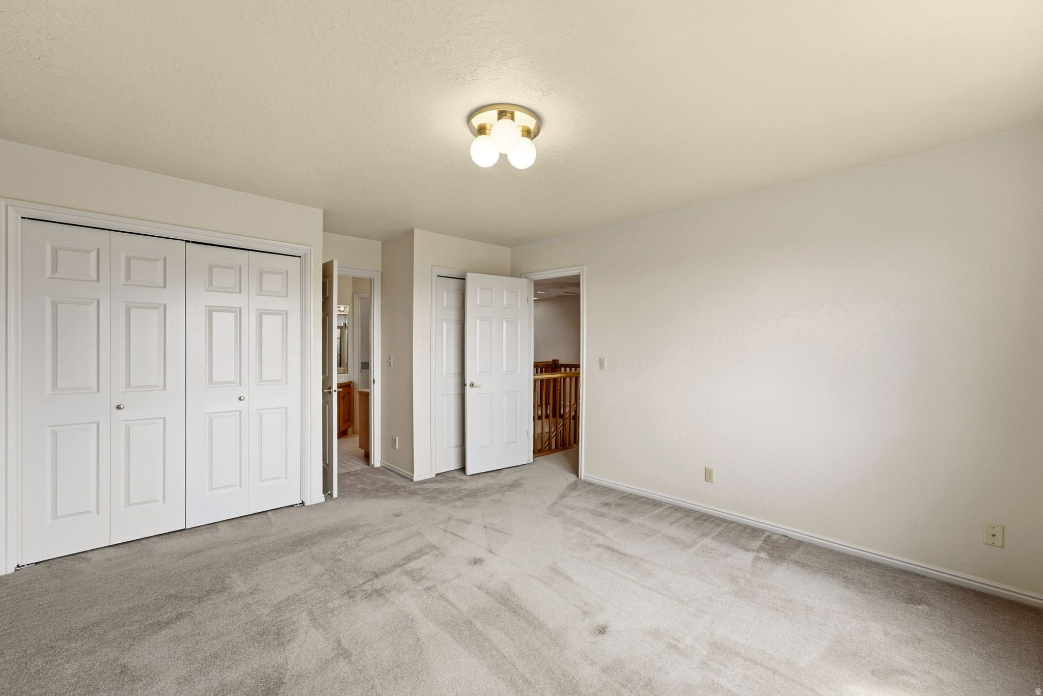 923 W WILSHIRE CT
