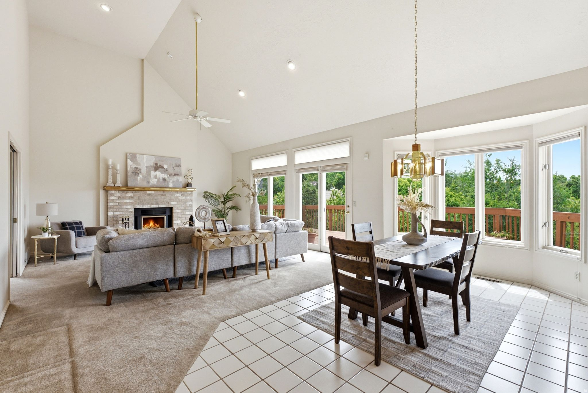923 W WILSHIRE CT