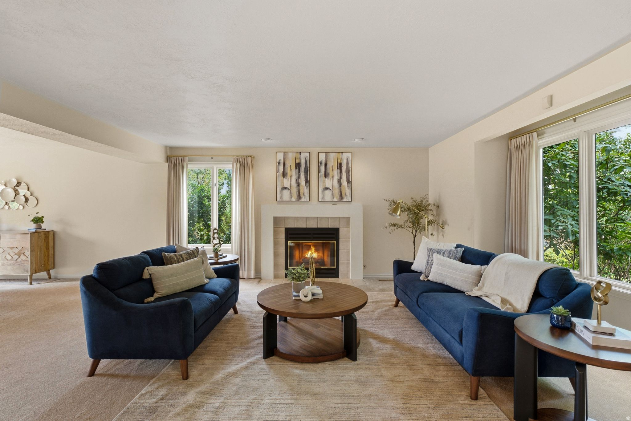923 W WILSHIRE CT