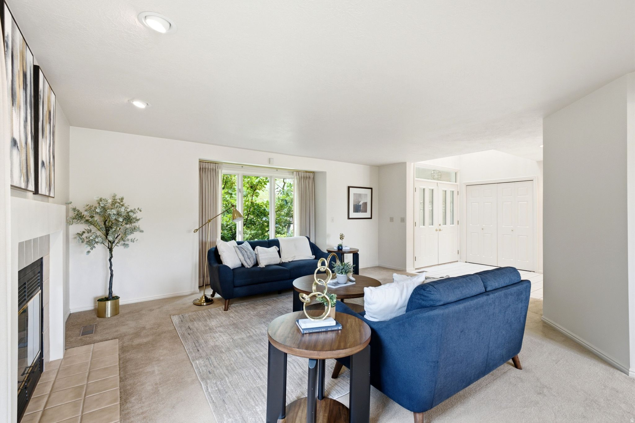 923 W WILSHIRE CT