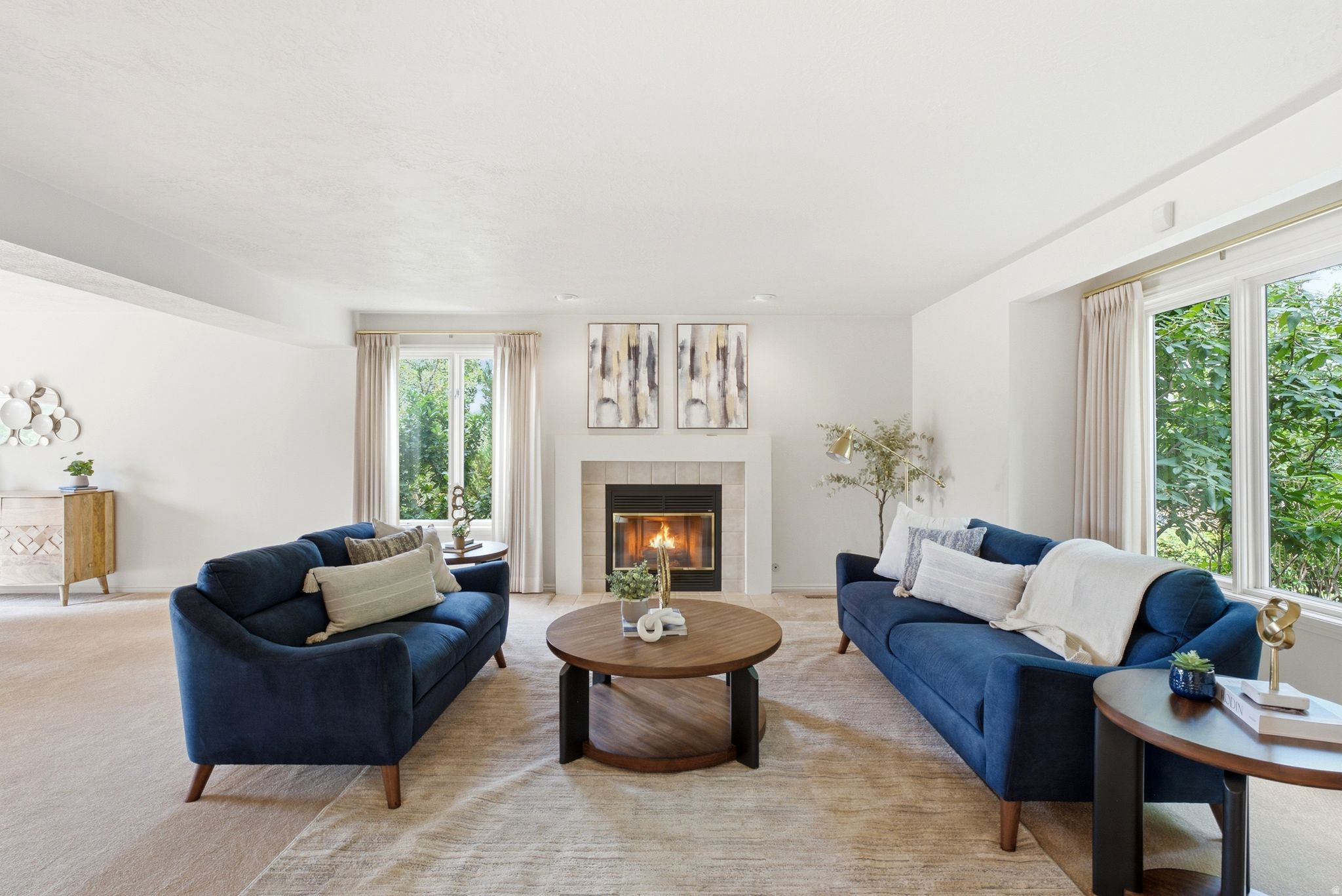923 W WILSHIRE CT