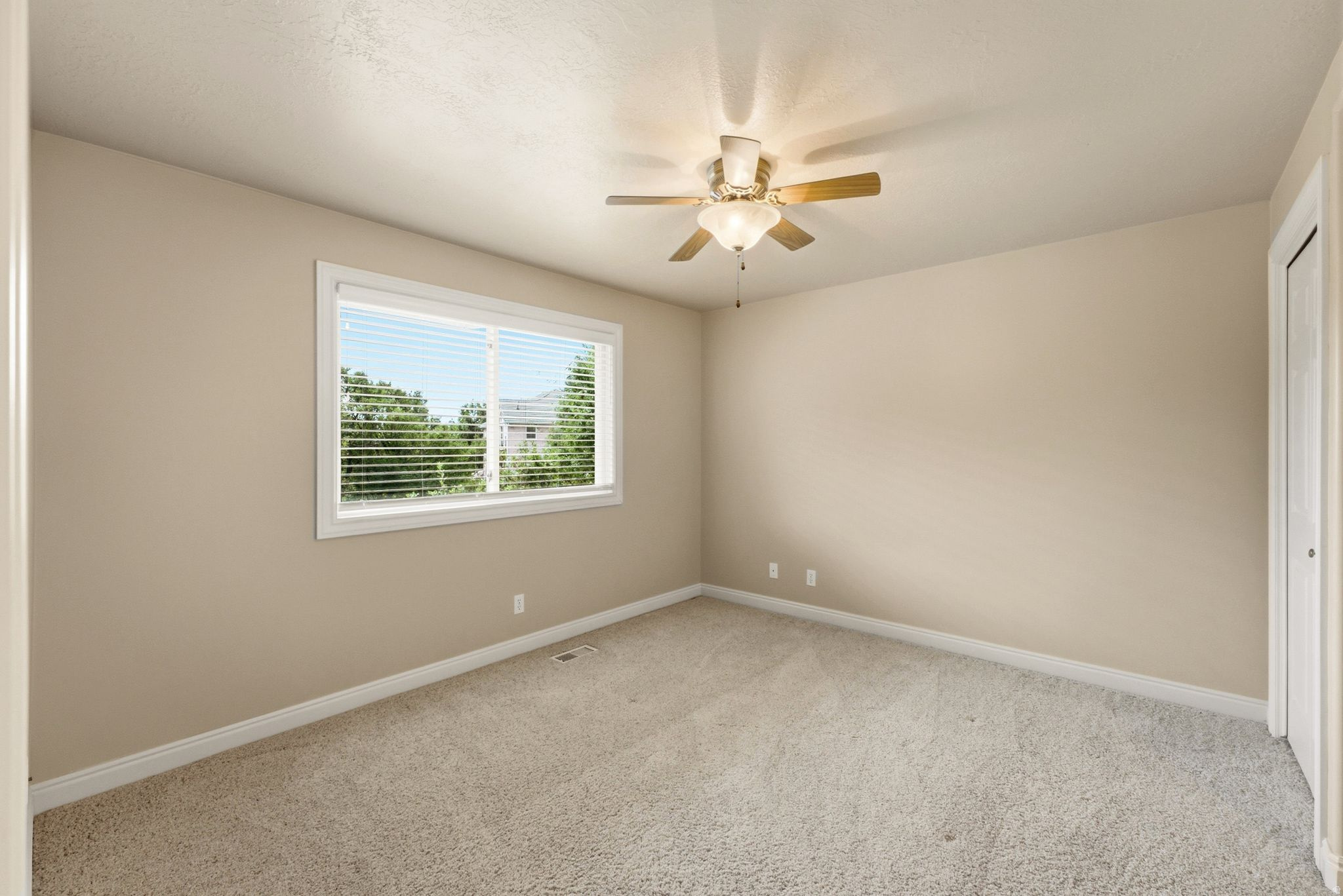 923 W WILSHIRE CT