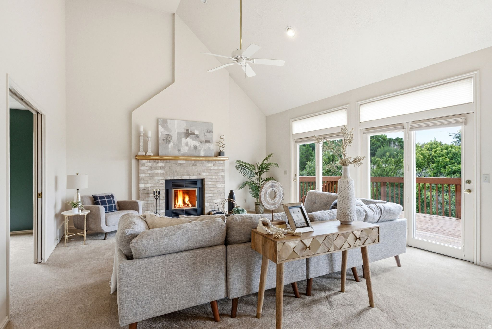 923 W WILSHIRE CT