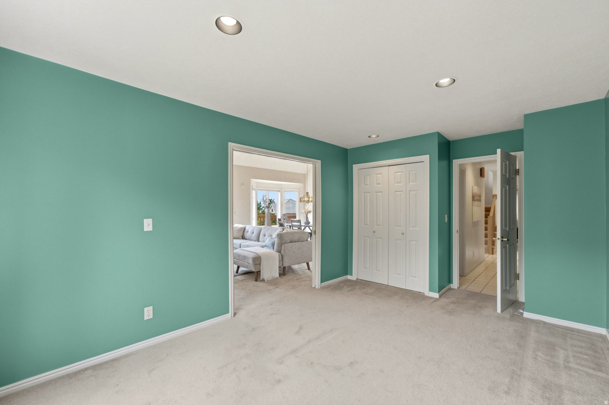 923 W WILSHIRE CT