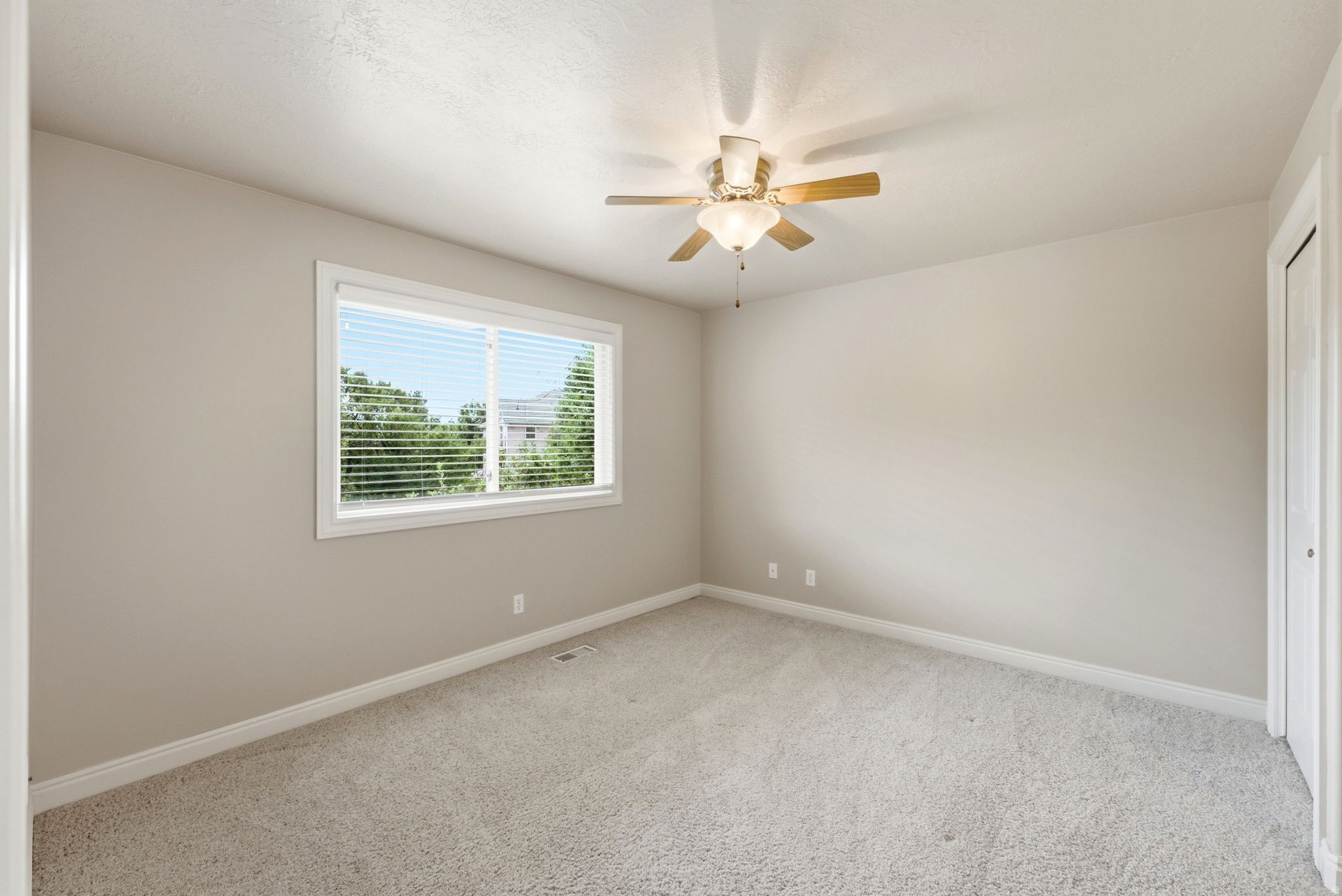 923 W WILSHIRE CT