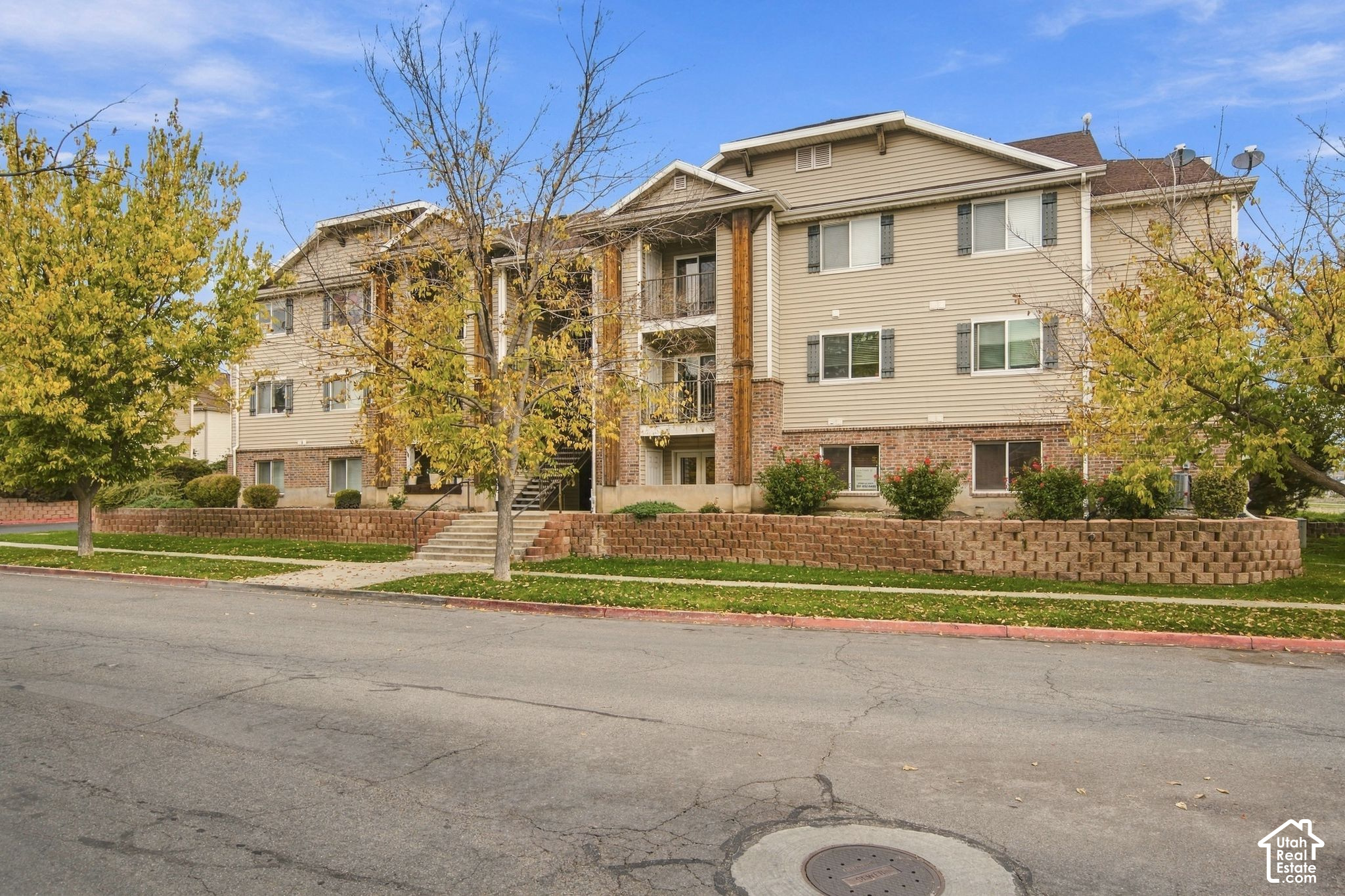 3477 E RIDGE RD #4