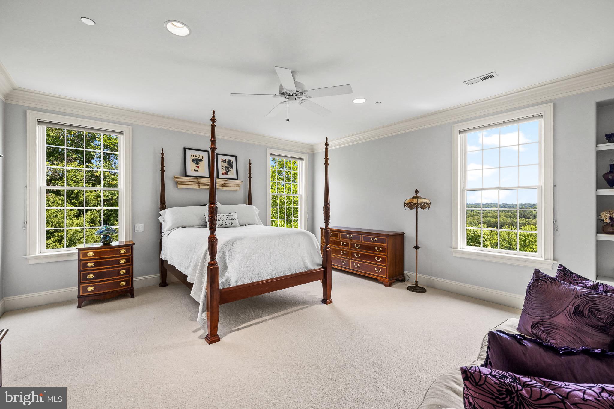 5835 RIDGEVIEW DRIVE