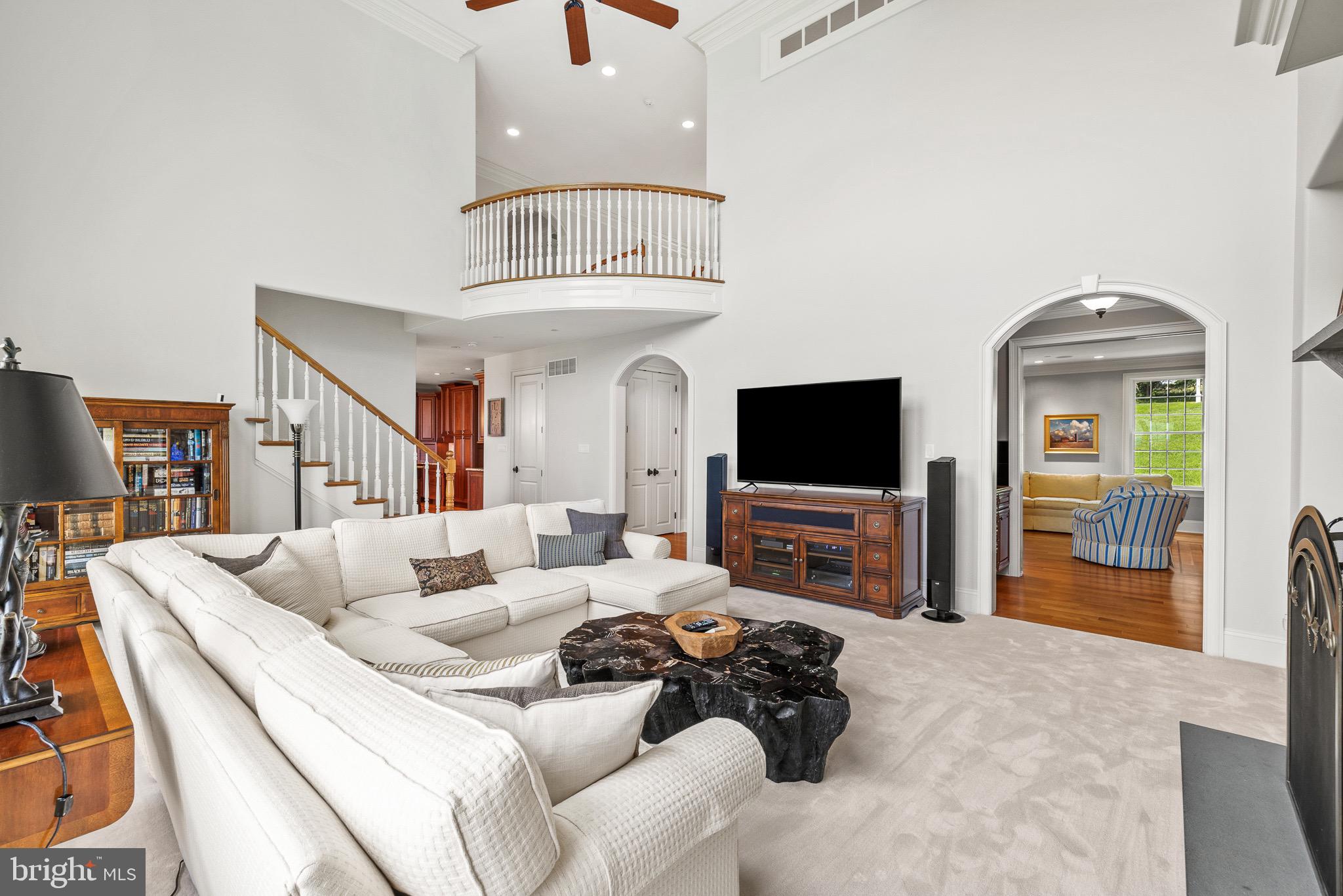 5835 RIDGEVIEW DRIVE