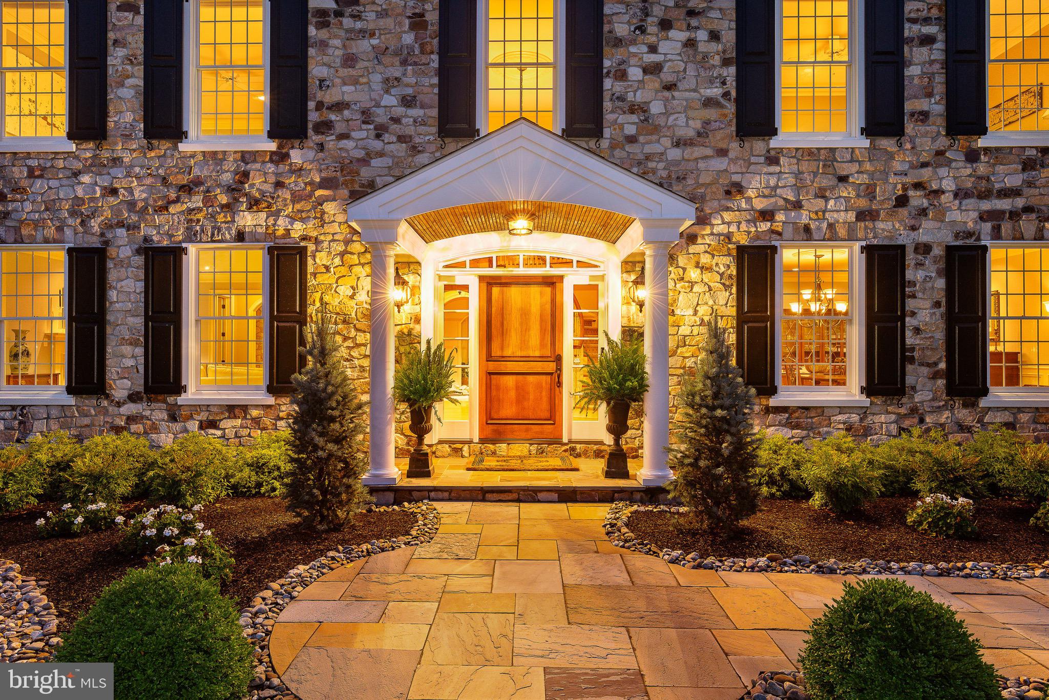 5835 RIDGEVIEW DRIVE