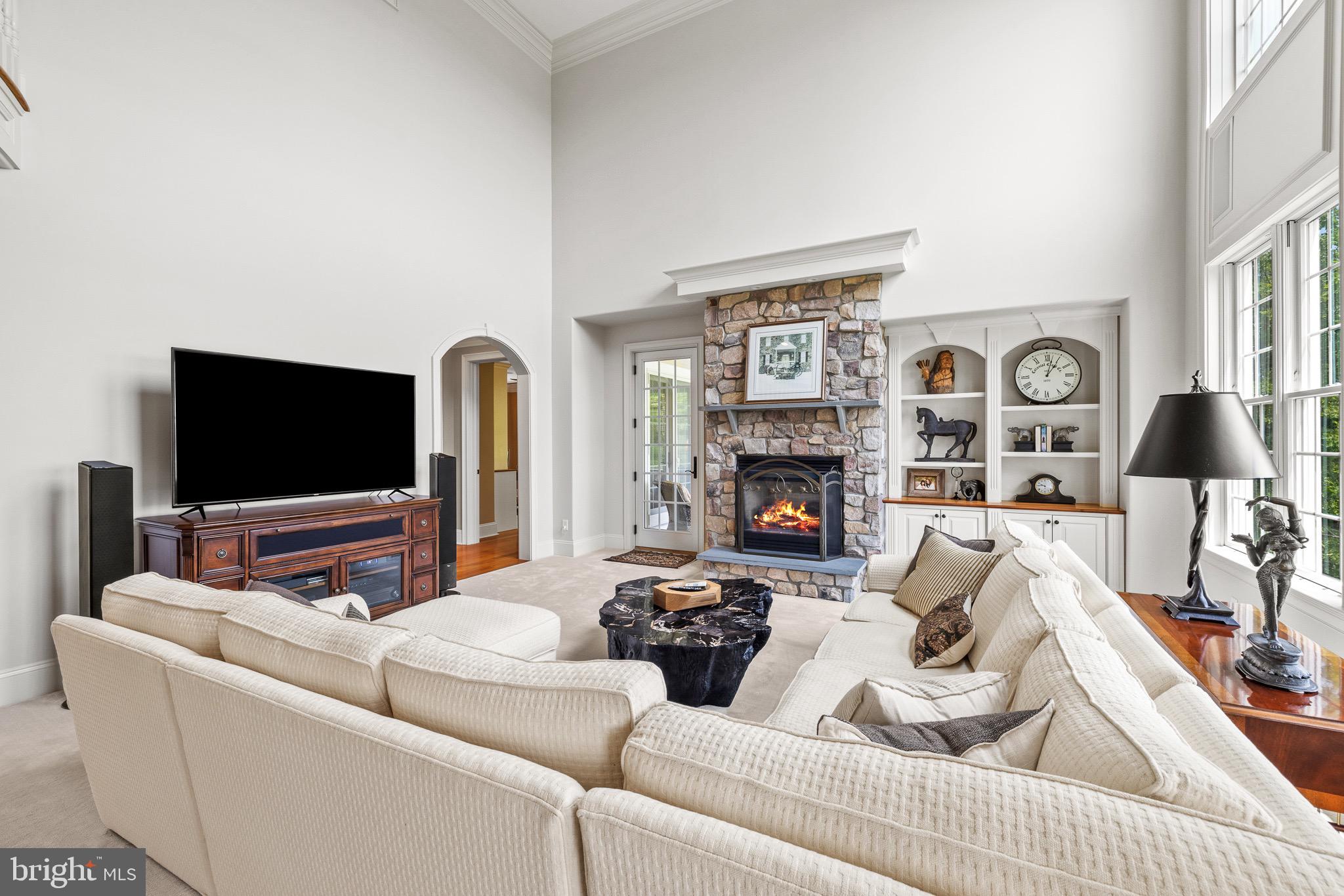 5835 RIDGEVIEW DRIVE