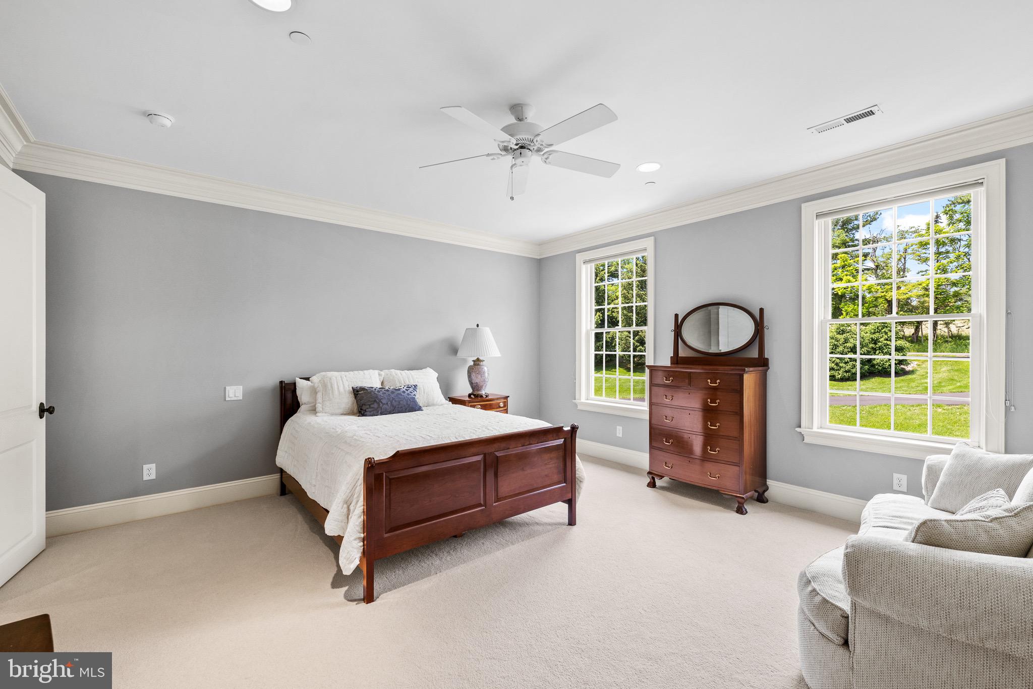 5835 RIDGEVIEW DRIVE