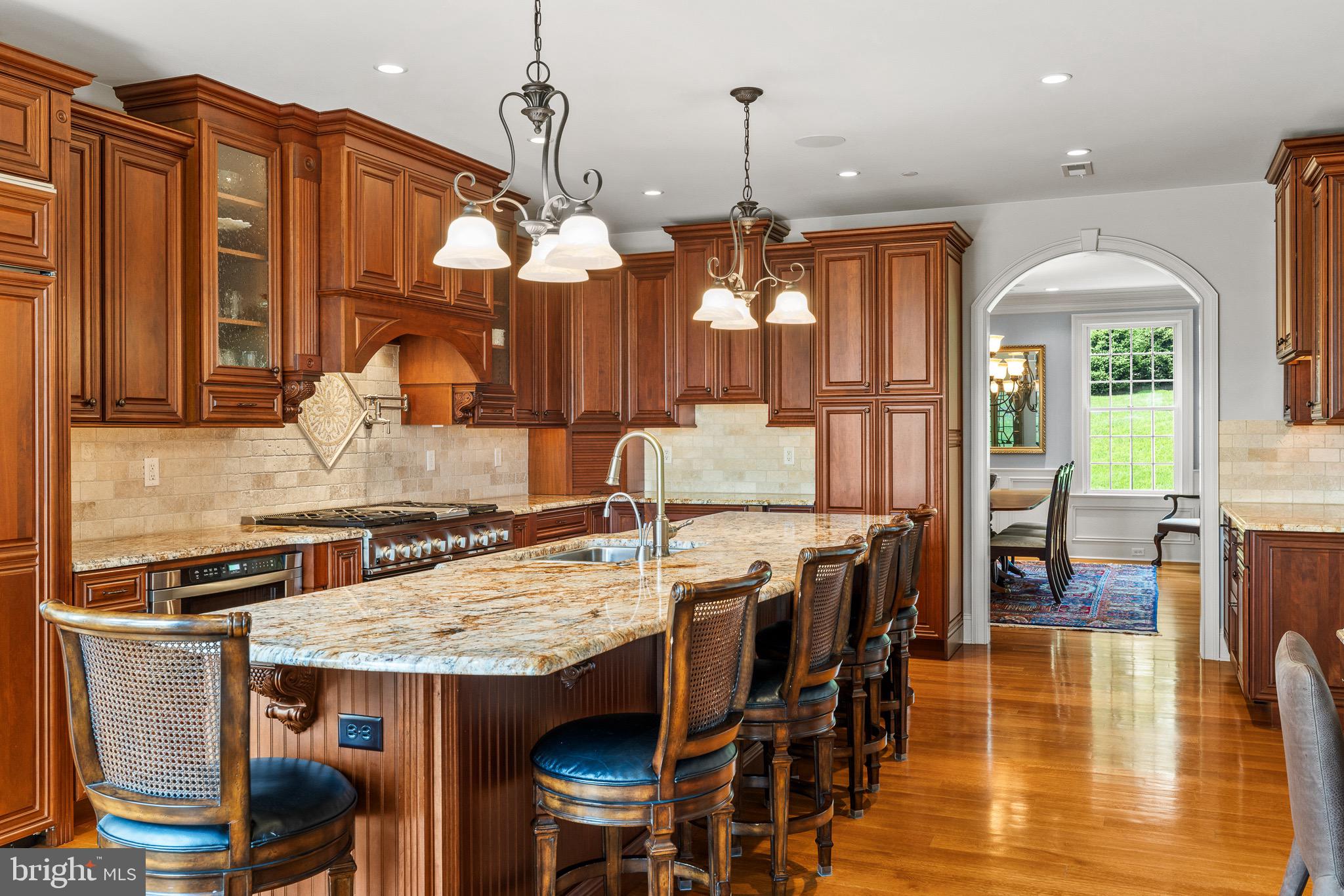 5835 RIDGEVIEW DRIVE