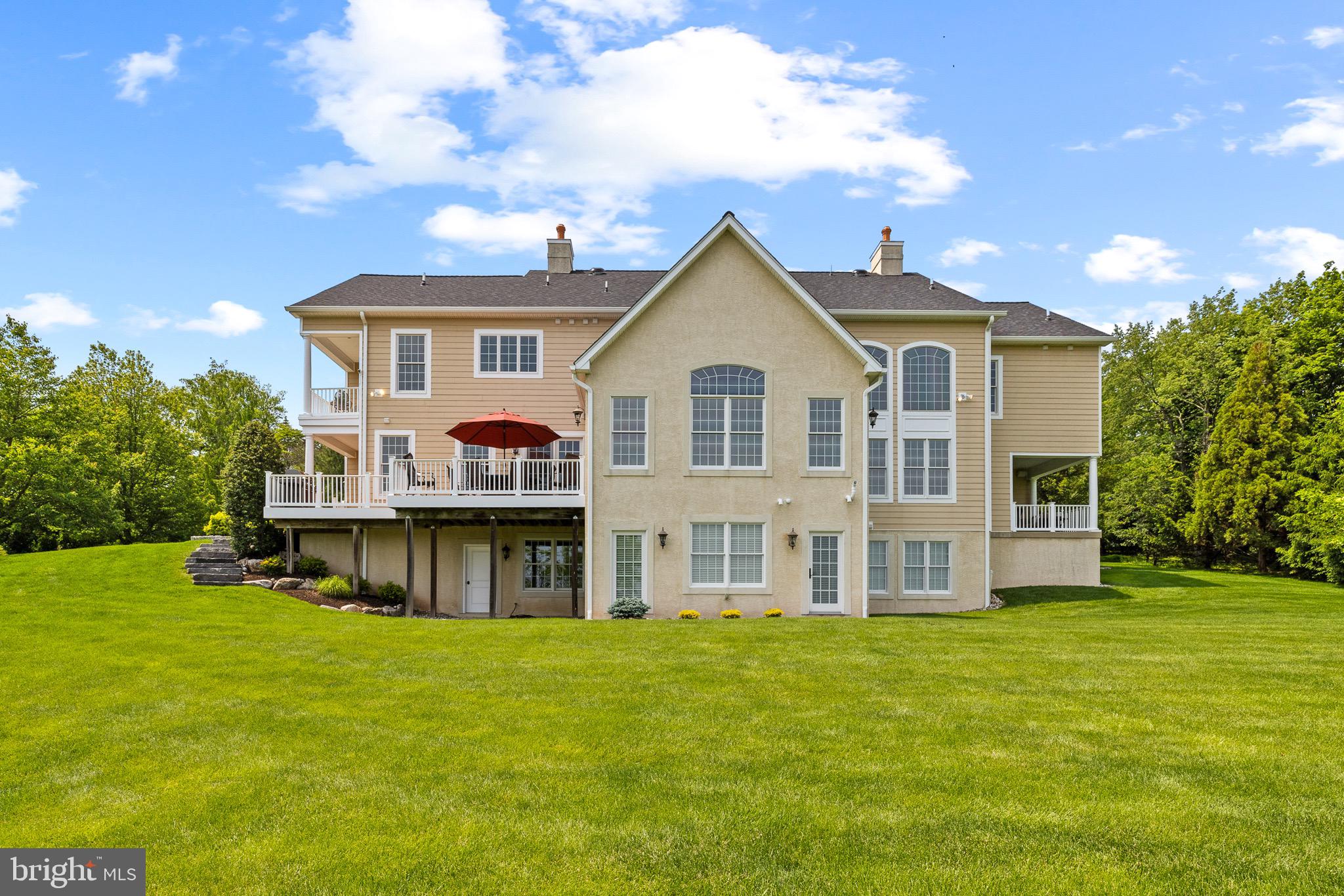 5835 RIDGEVIEW DRIVE