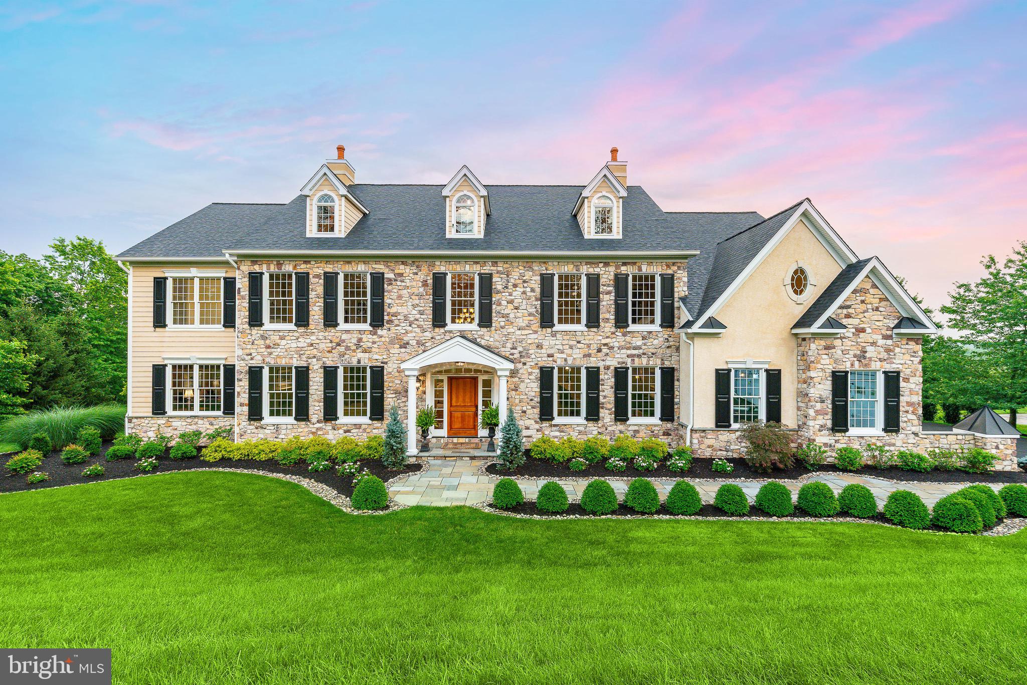 5835 RIDGEVIEW DRIVE