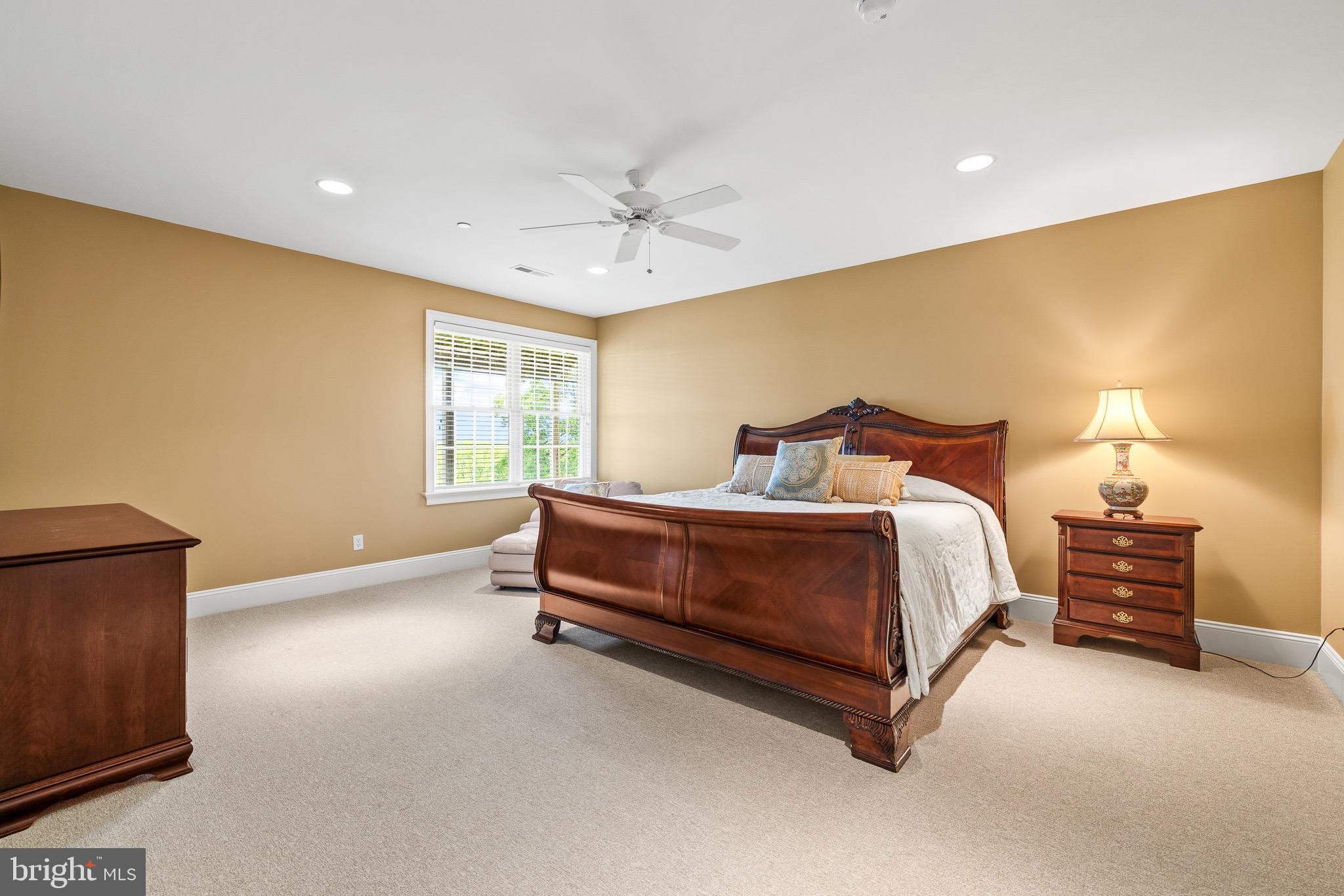 5835 RIDGEVIEW DRIVE