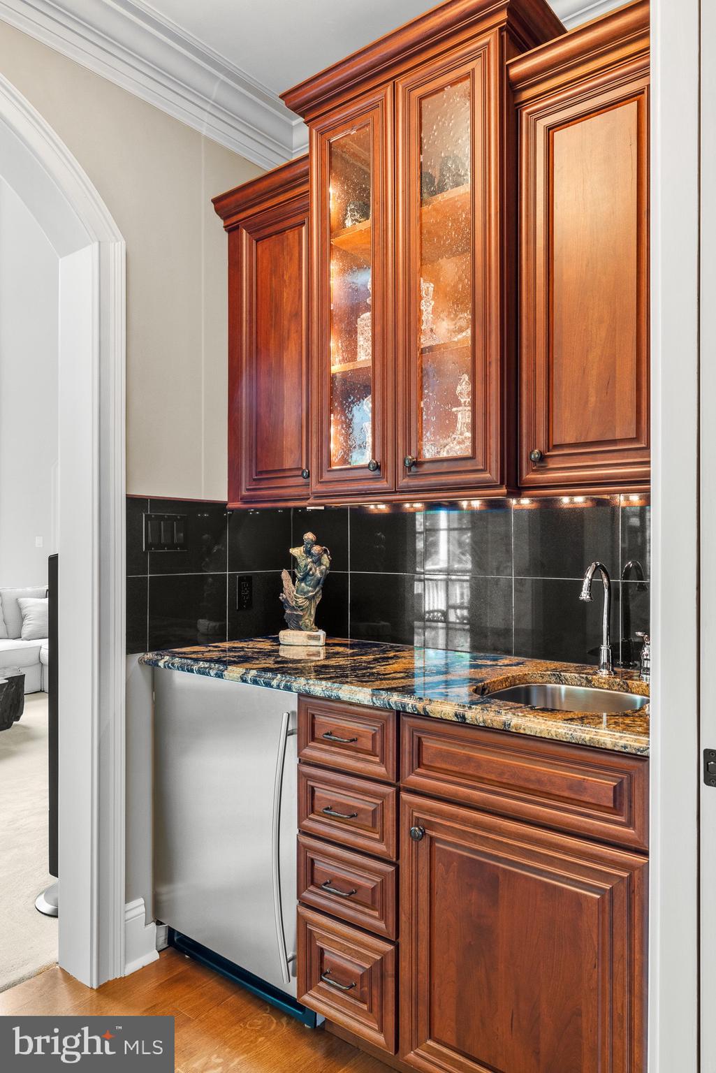 5835 RIDGEVIEW DRIVE