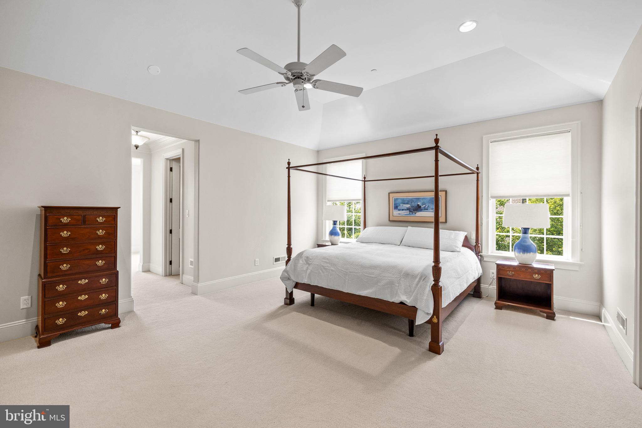 5835 RIDGEVIEW DRIVE