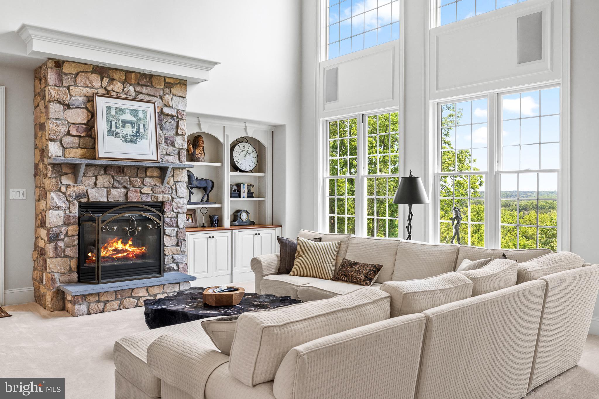 5835 RIDGEVIEW DRIVE