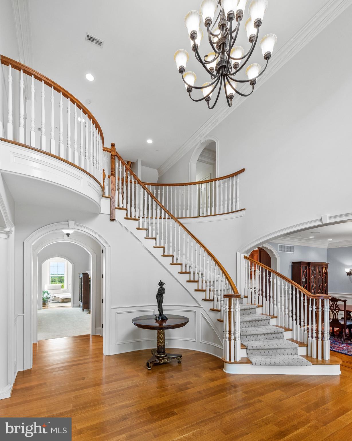 5835 RIDGEVIEW DRIVE