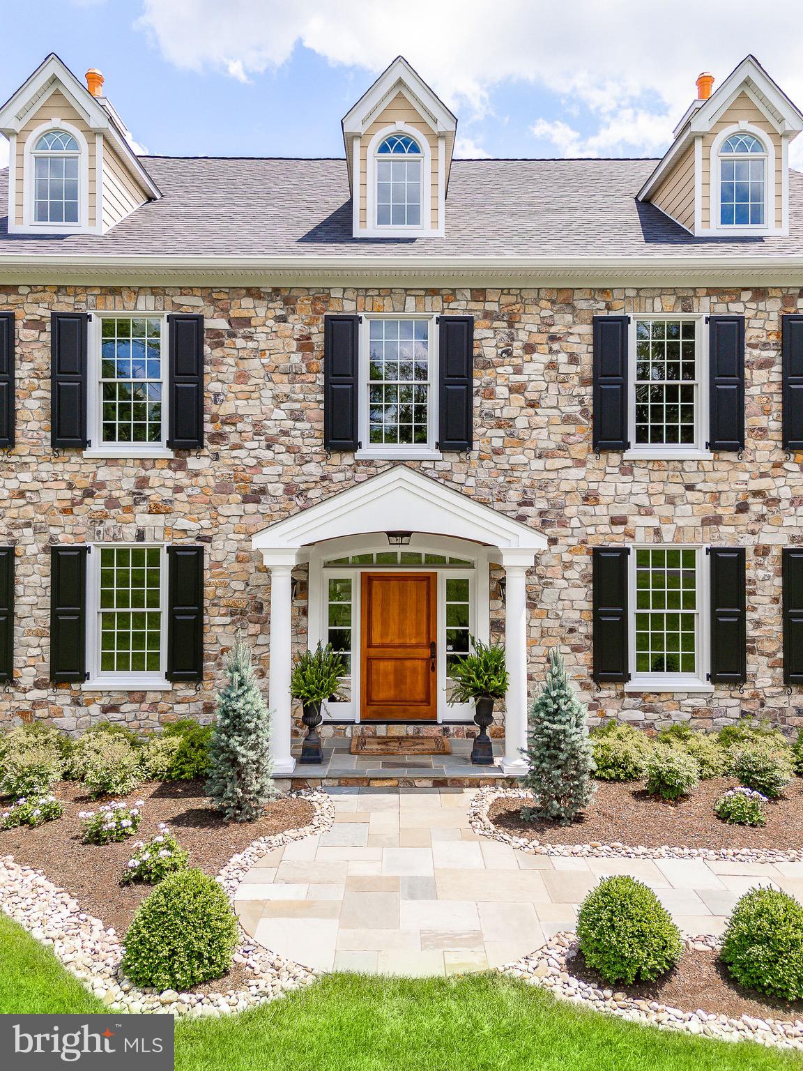 5835 RIDGEVIEW DRIVE