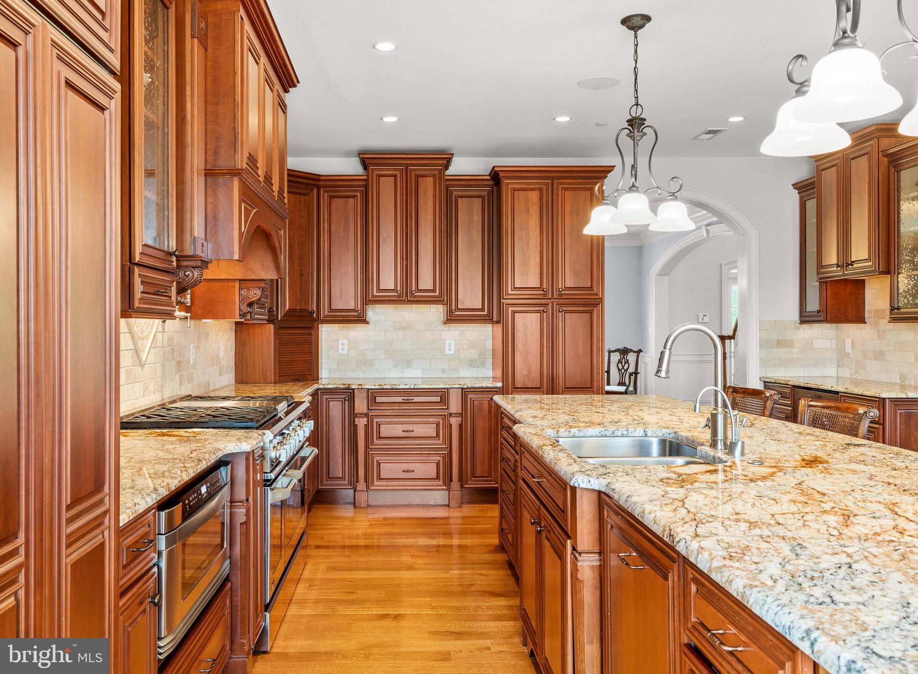 5835 RIDGEVIEW DRIVE