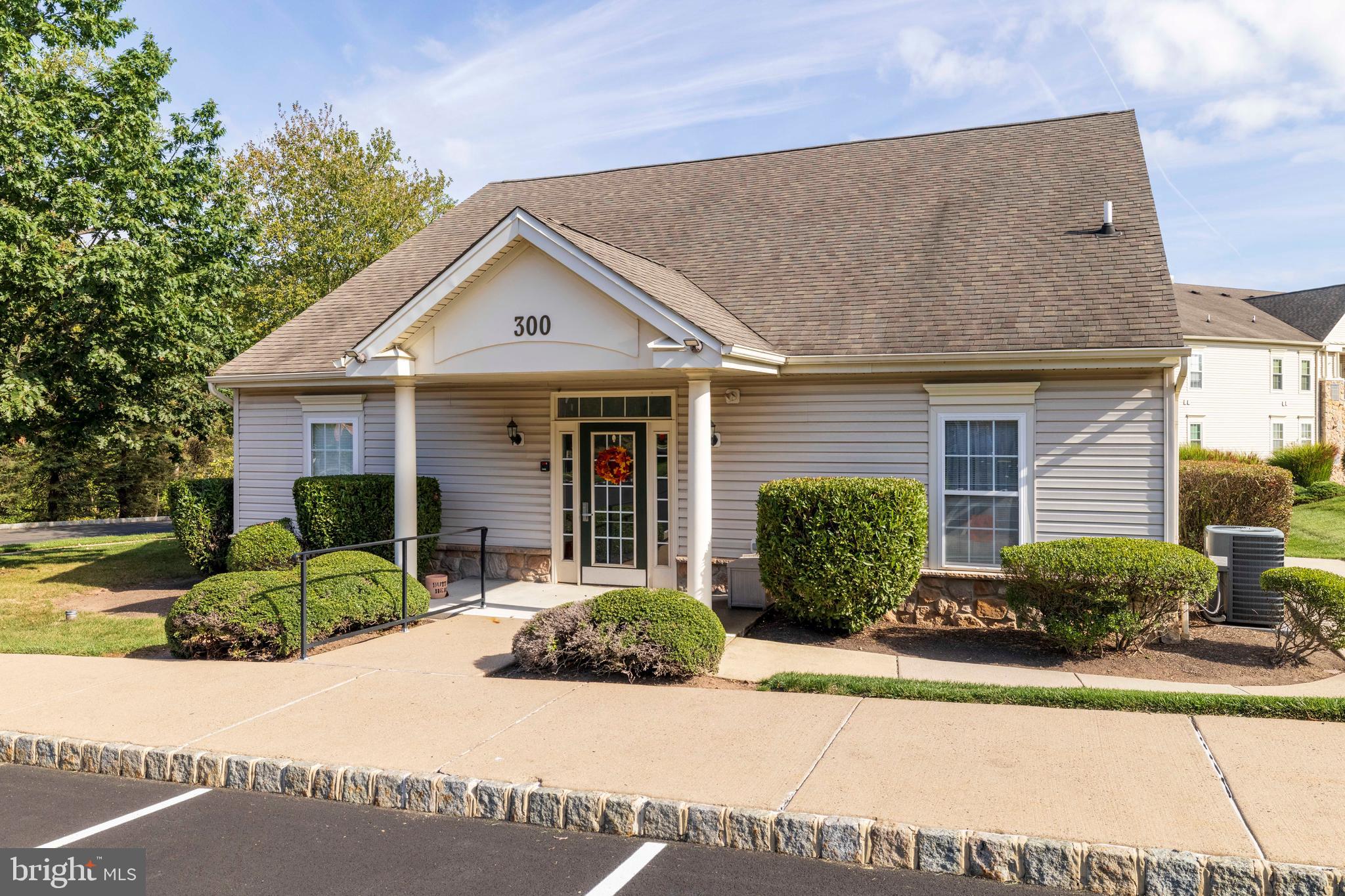 100 FIDDLELEAF LANE 104