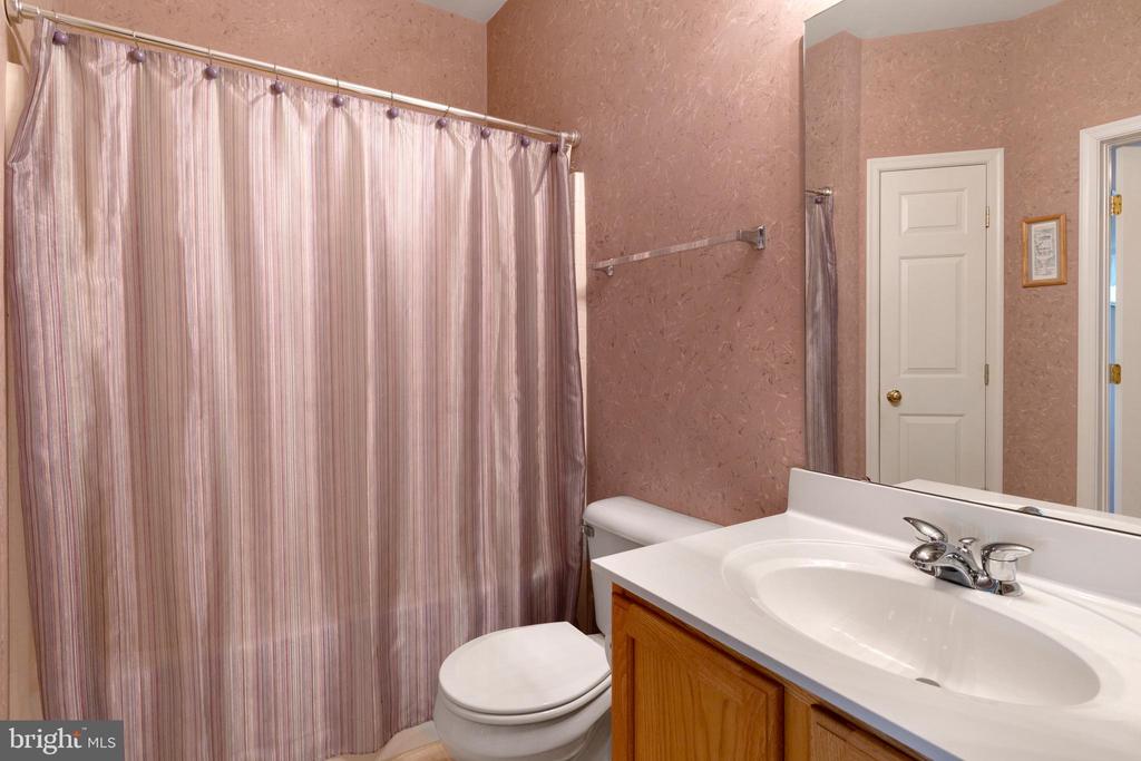 100 FIDDLELEAF LANE 104