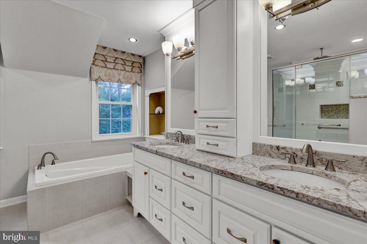 586 Berwyn Baptist Rd