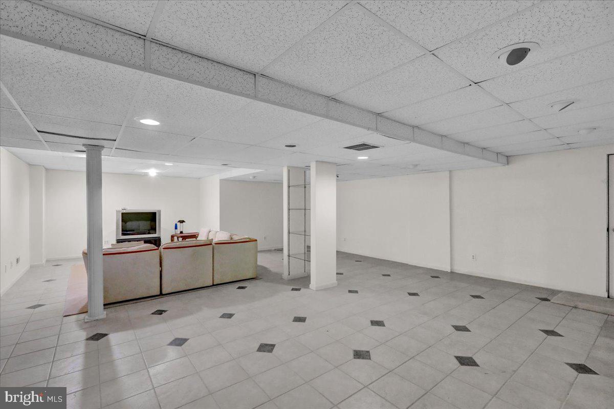 586 Berwyn Baptist Rd