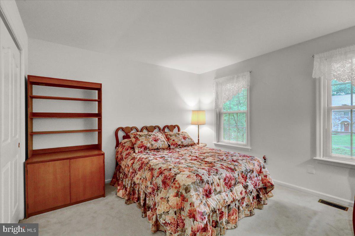 586 Berwyn Baptist Rd