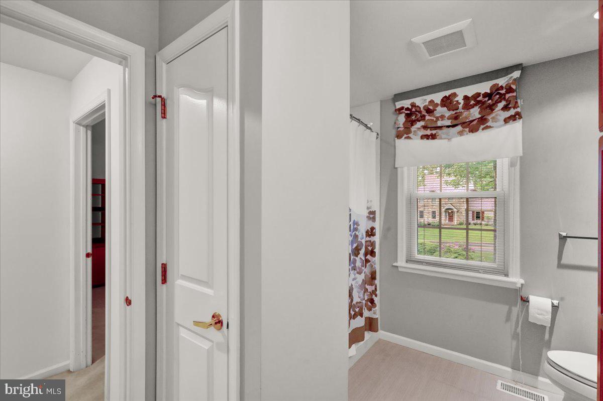 586 Berwyn Baptist Rd