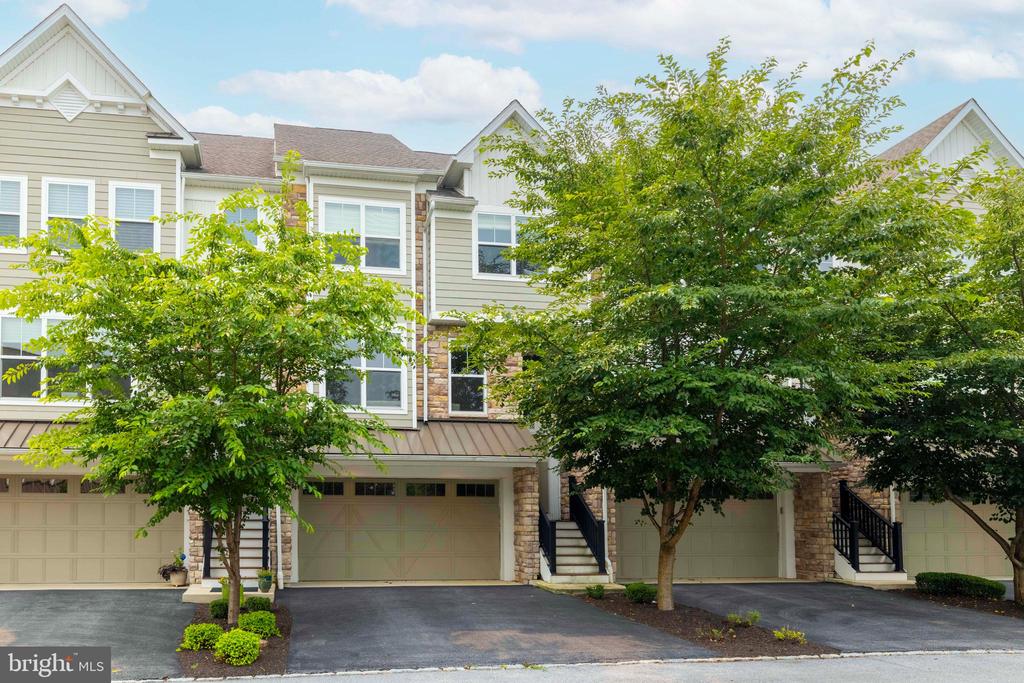 38 NEW COUNTRYSIDE DRIVE