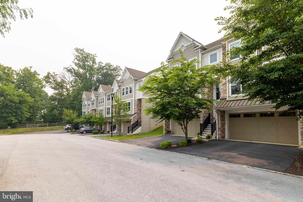 38 NEW COUNTRYSIDE DRIVE