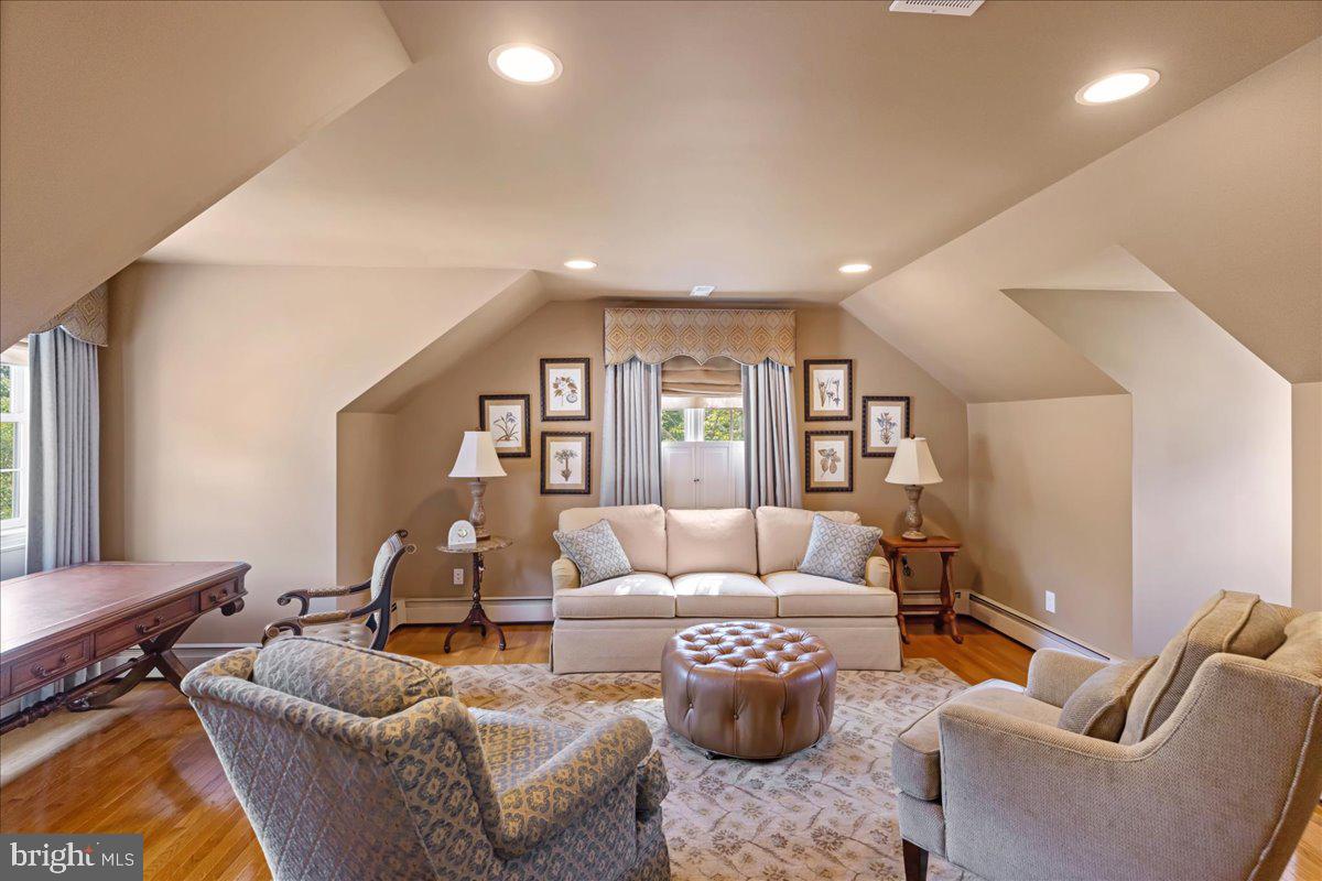 1208 Hunt Seat Dr
