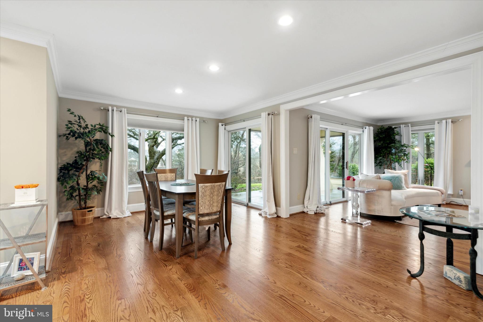 11 Springhouse Ln