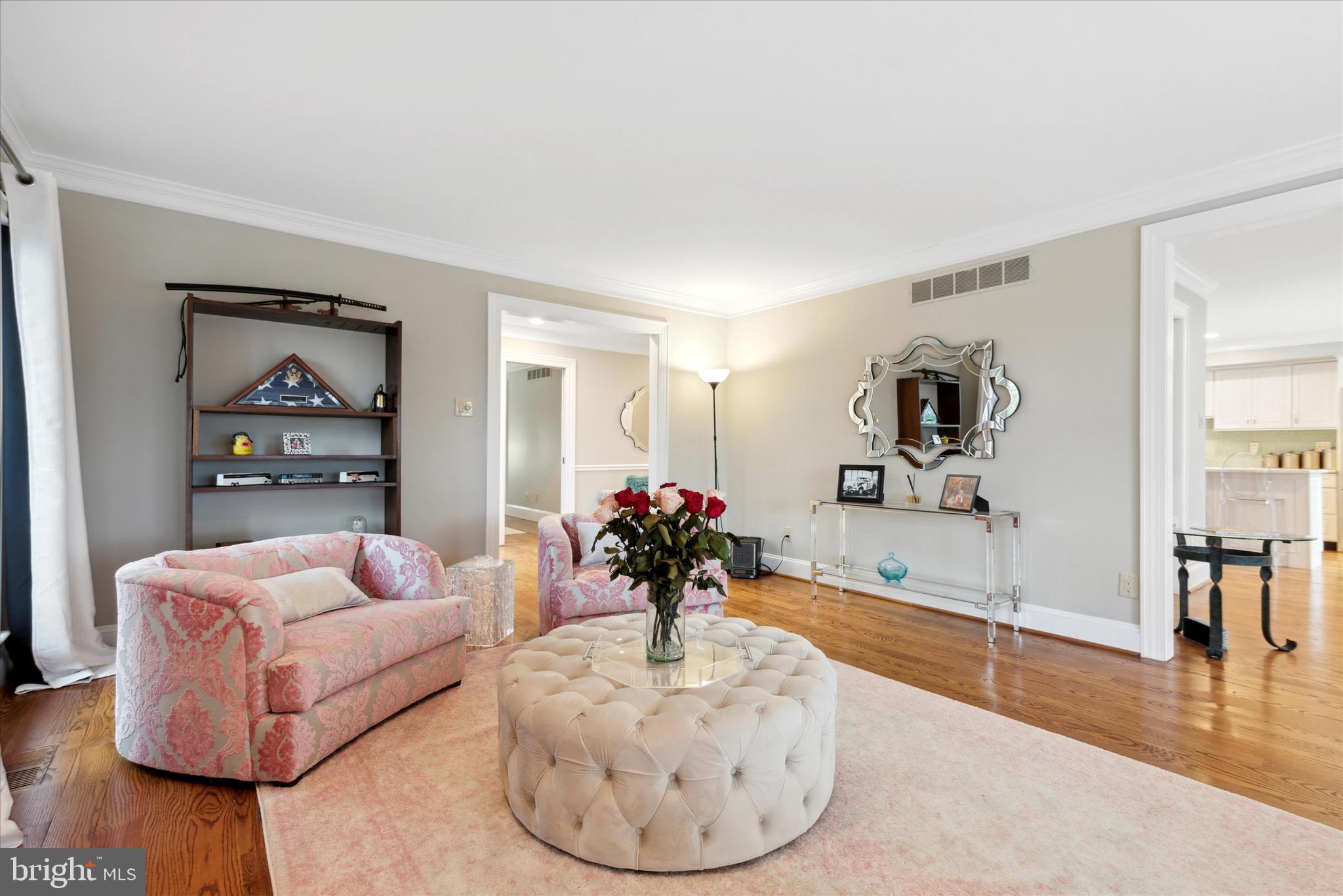 11 Springhouse Ln