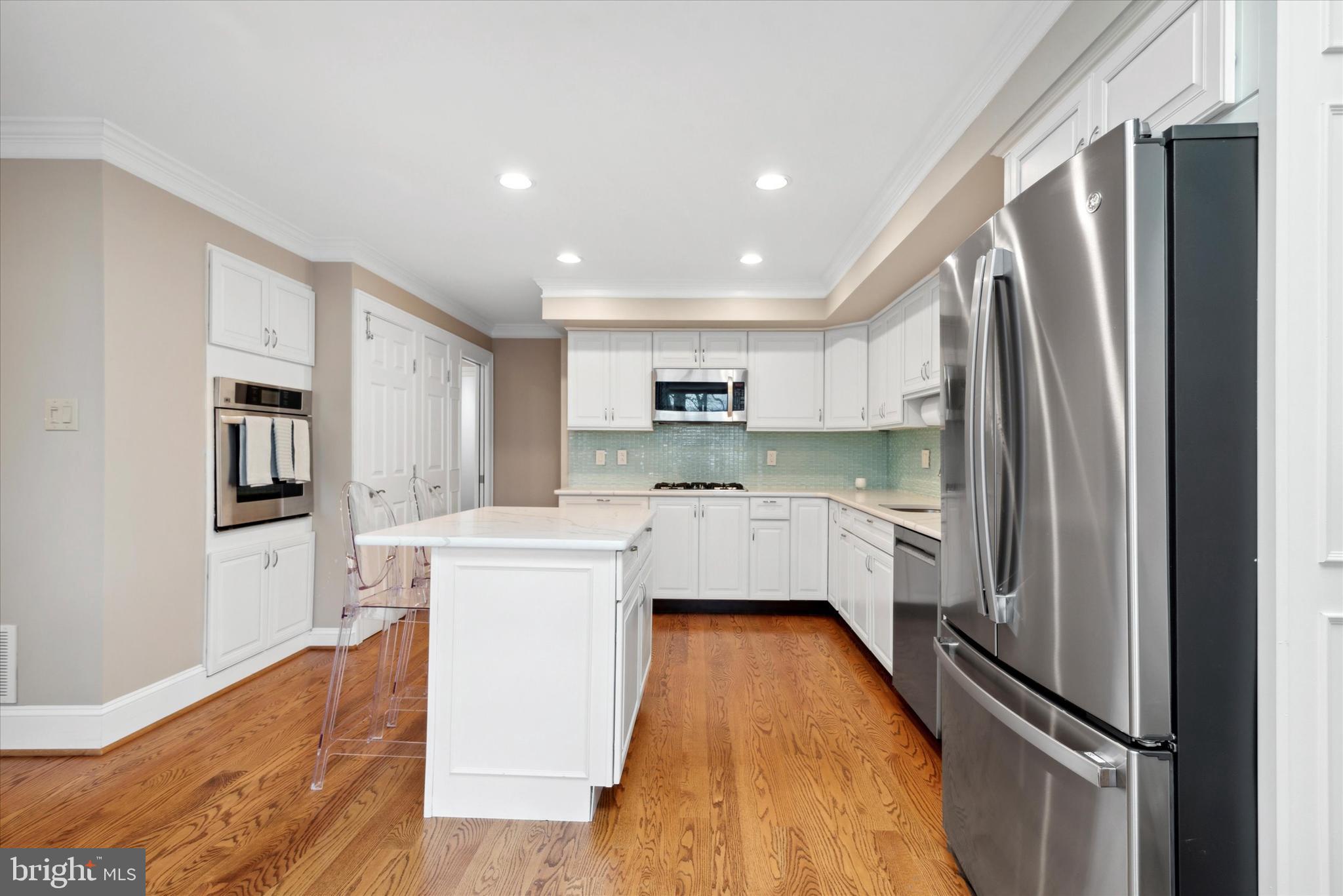 11 Springhouse Ln