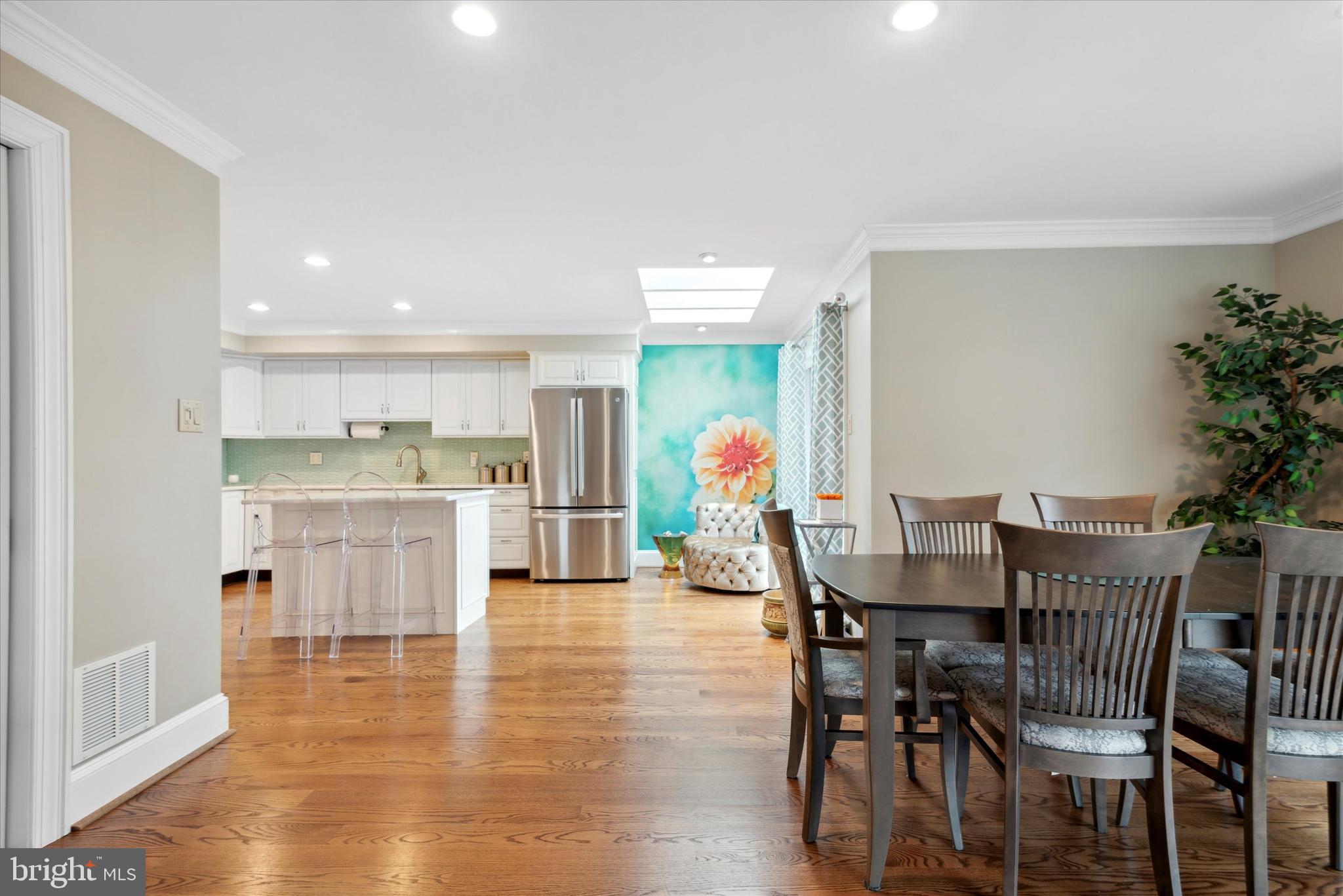 11 Springhouse Ln